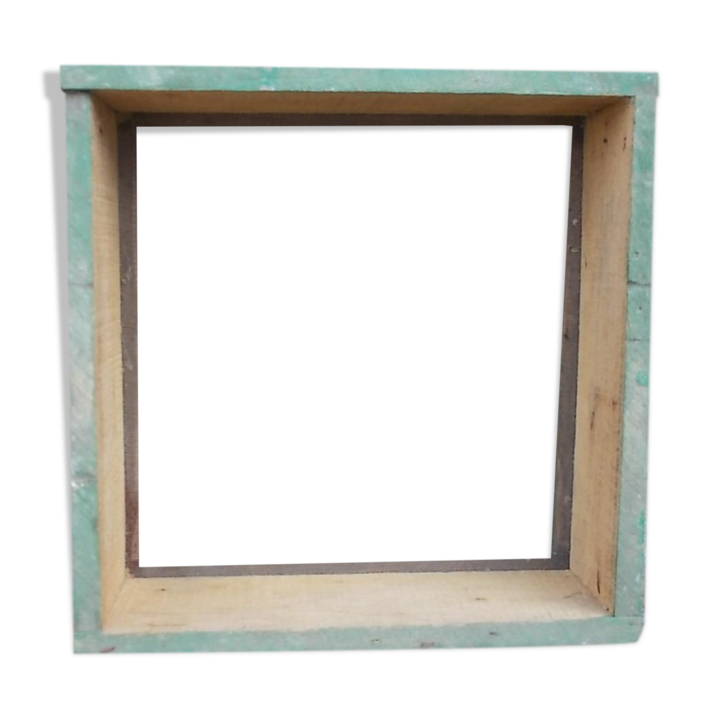 Square green wooden sieve