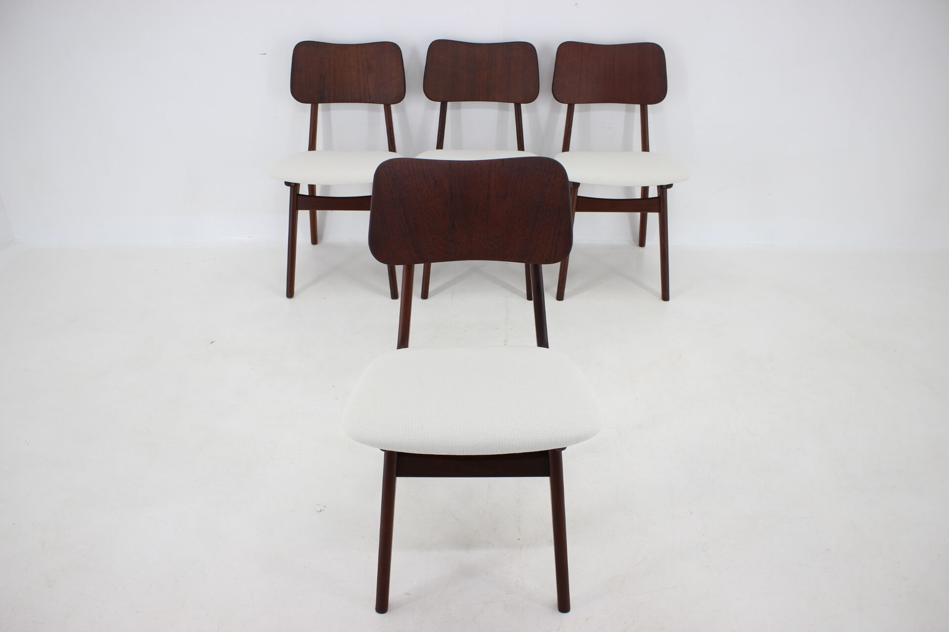 1960s Ib Kofod-Larsen Set Of 4 teak Dining Chairs Model 74 Denmark