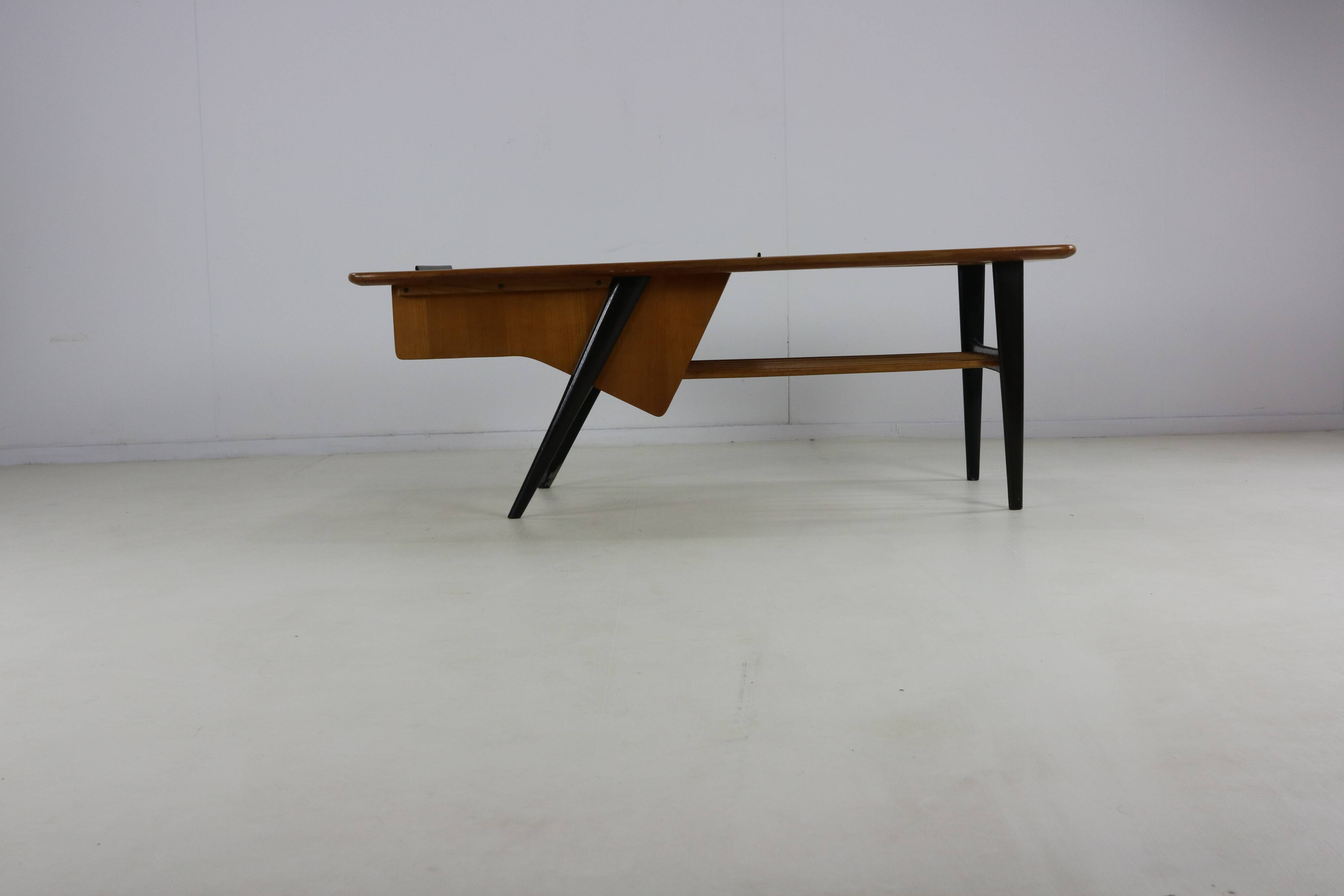 Iconic belgian design coffee table by Alfred Hendrickx