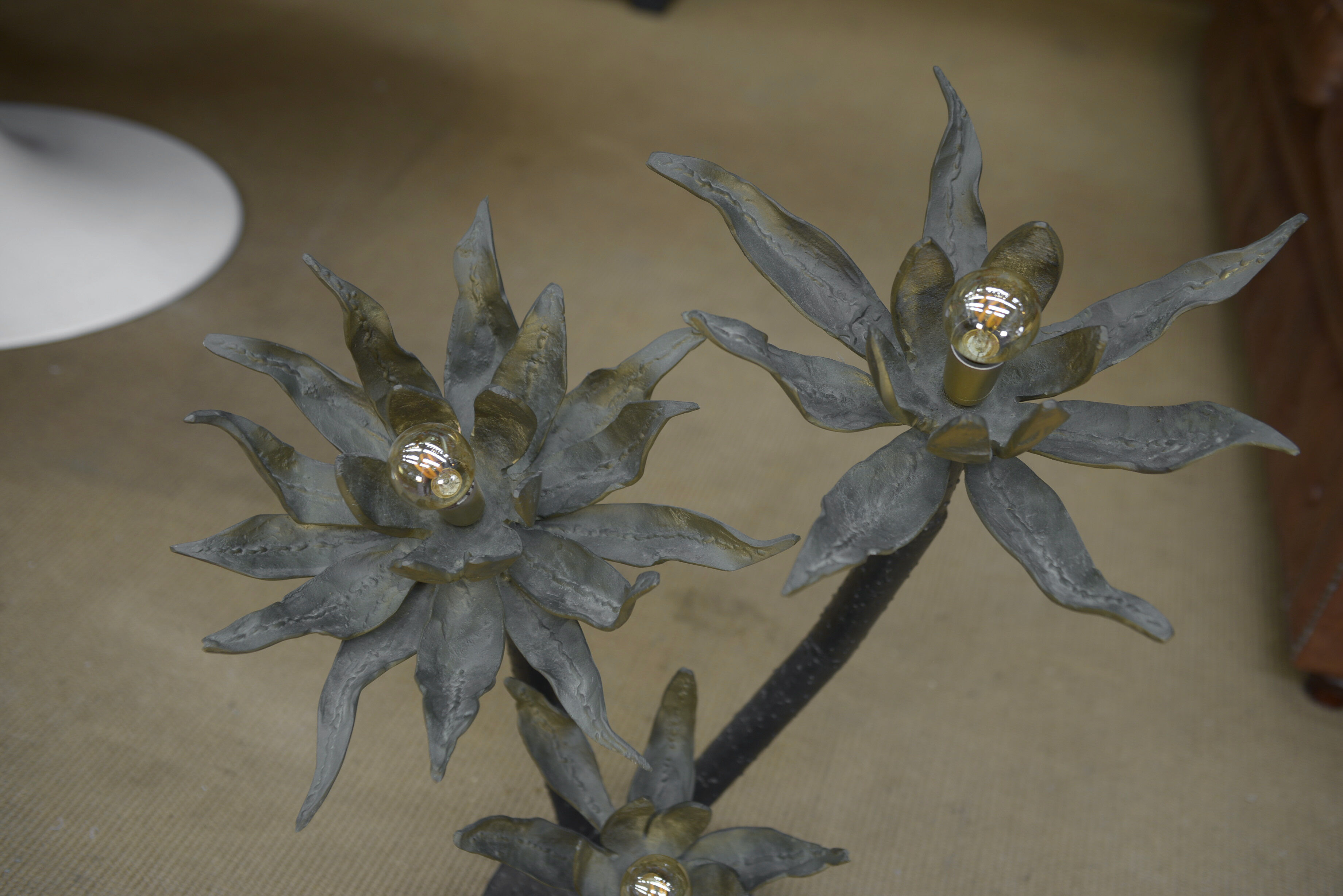 Bronze lamp with 3 Flowers 1960