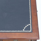 Bureau plat de style Louis XVI