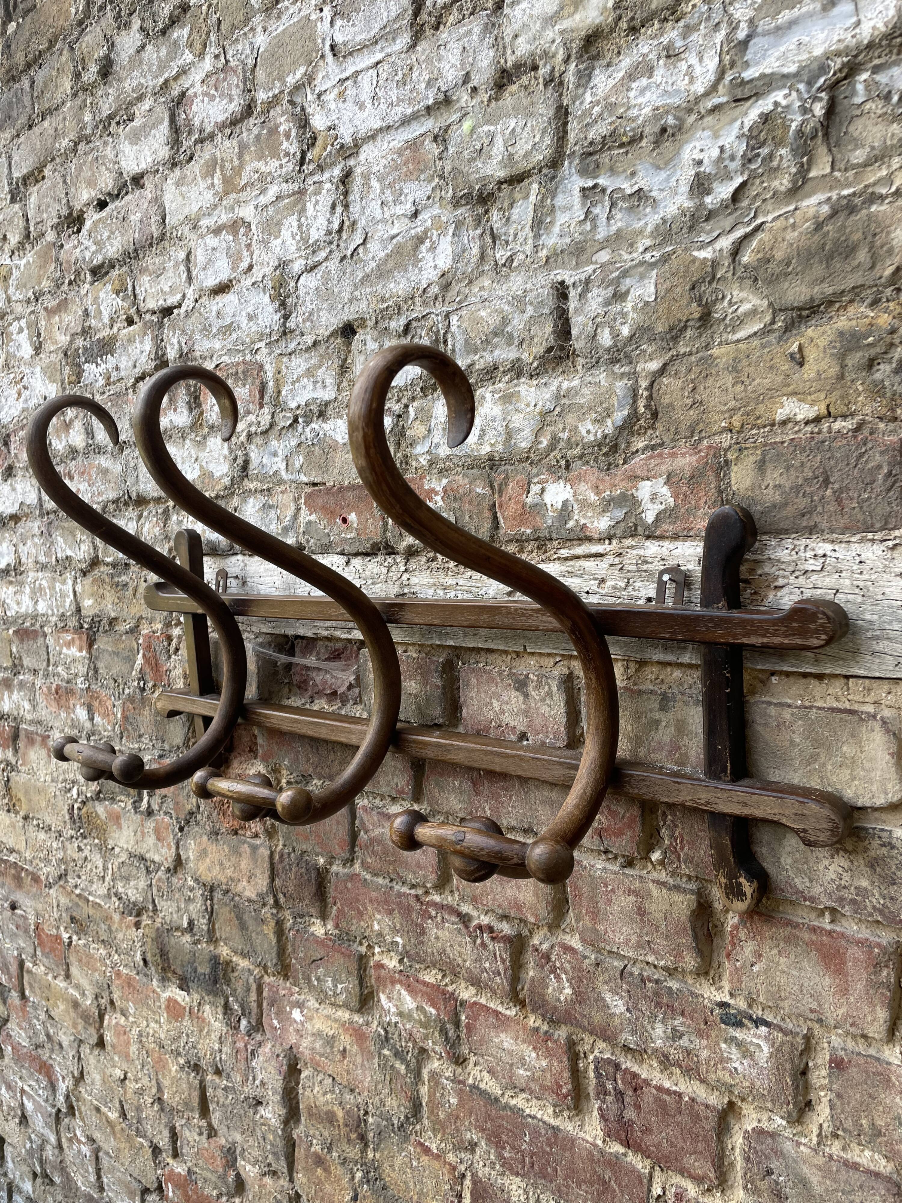 Porte-manteau mural Thonet fin XIXème