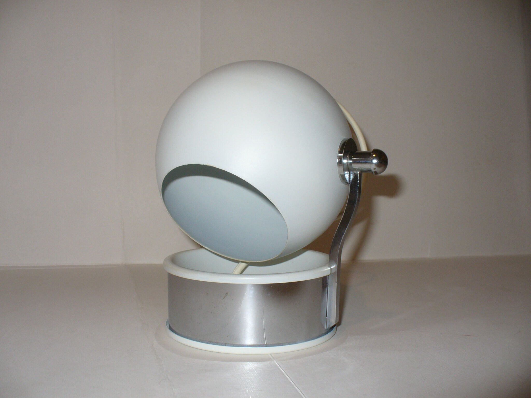 Eye ball wall lamp from the 60s - 70s