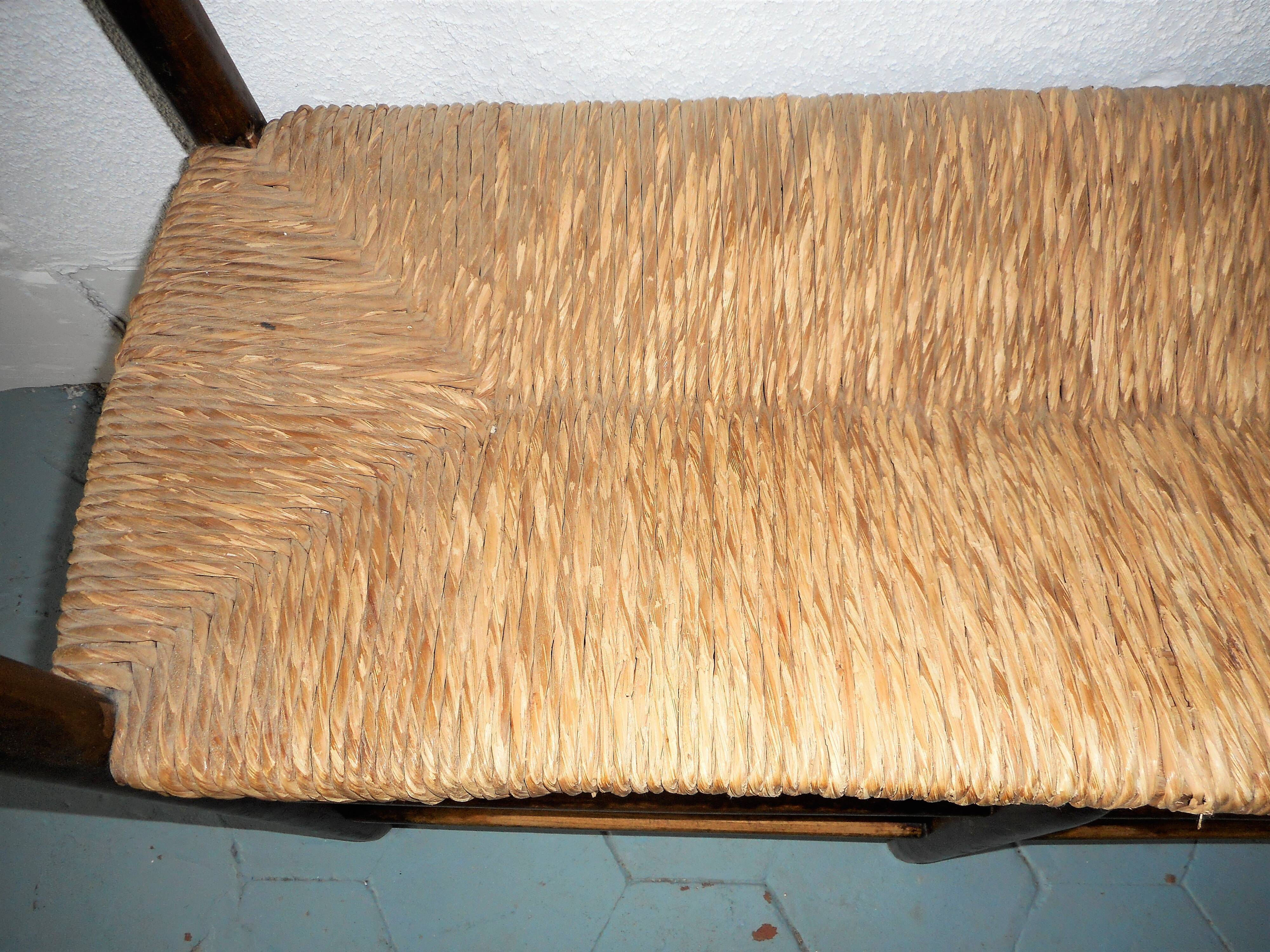 Straw bench