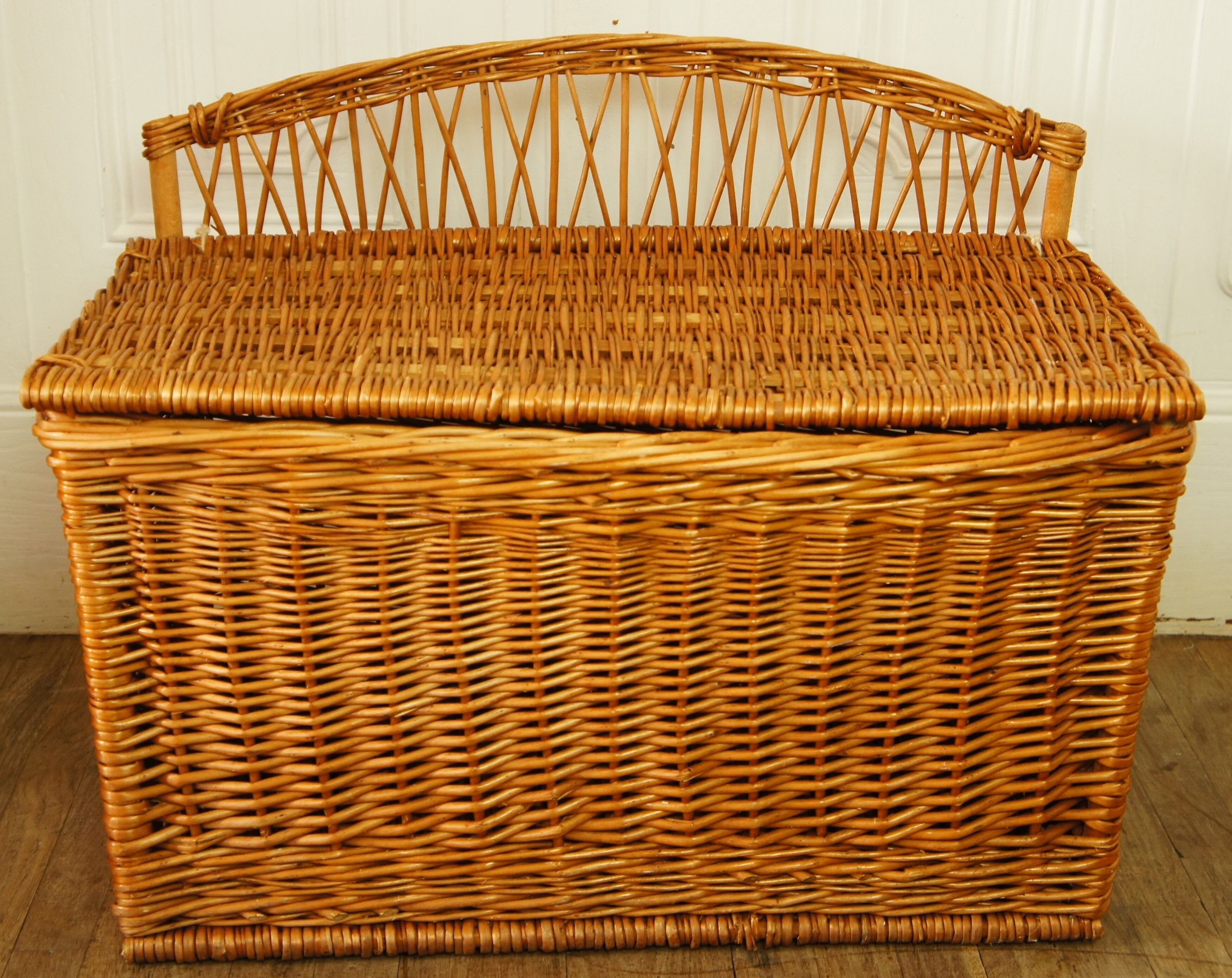 Braided wicker chest bench