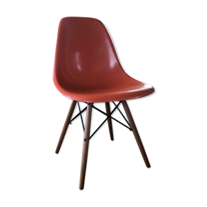 Chaise DSW orange noyer par Charles et Ray eames pour Herman Miller, Vitra , circa 1976 Paris