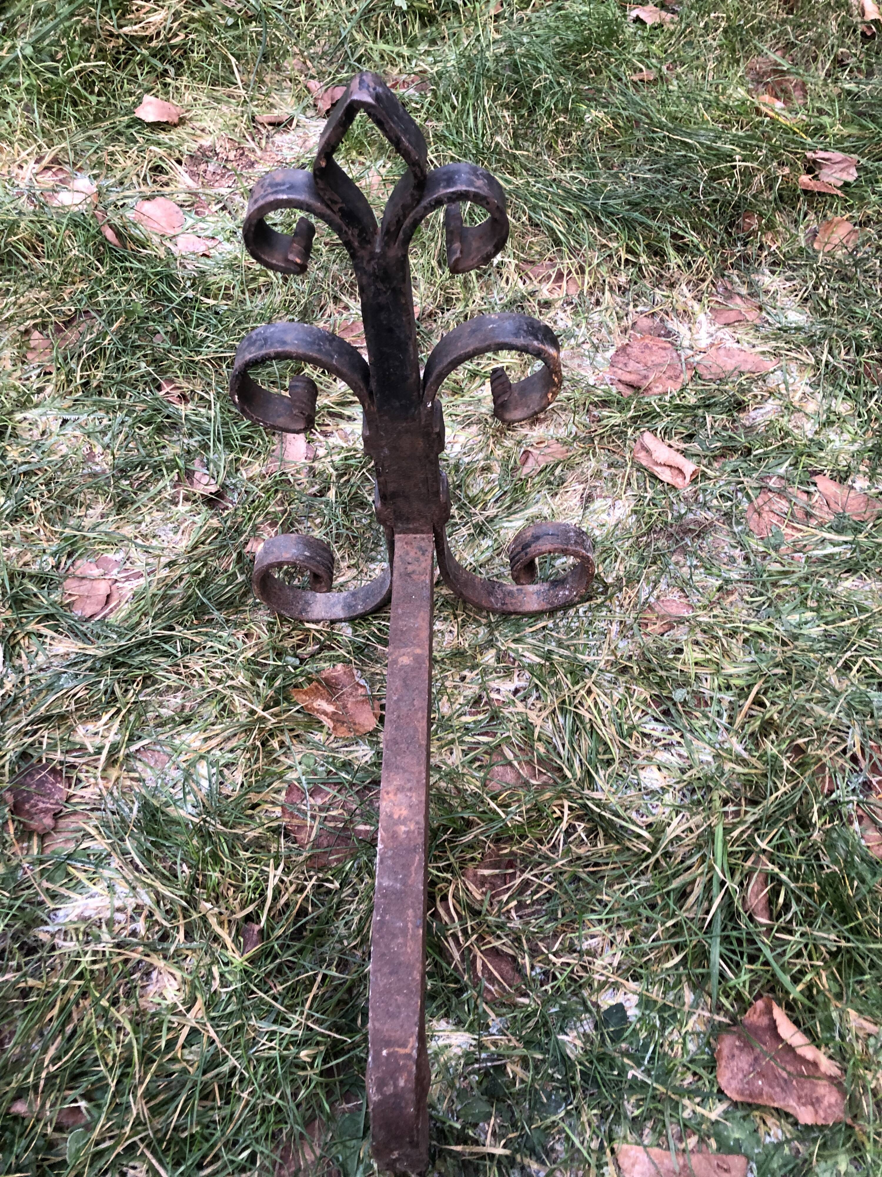 Pair of chimney pegs