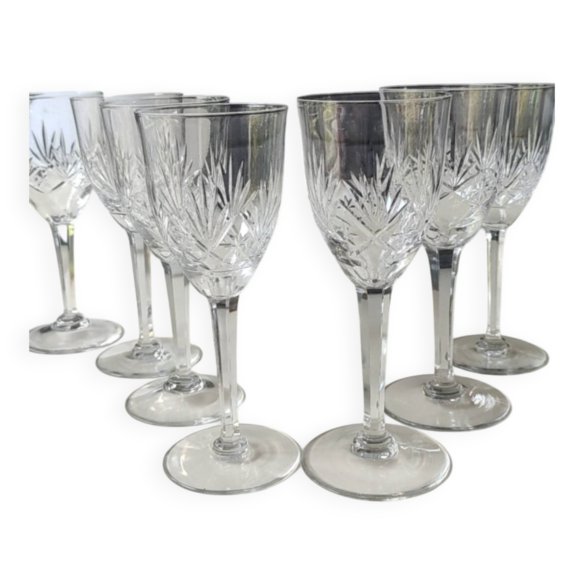 Lot of 7 x crystal glasses. Star/palmette decoration in St Louis style.