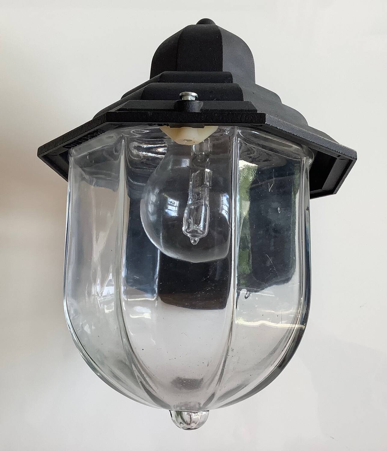 Matt black aluminum body wall light