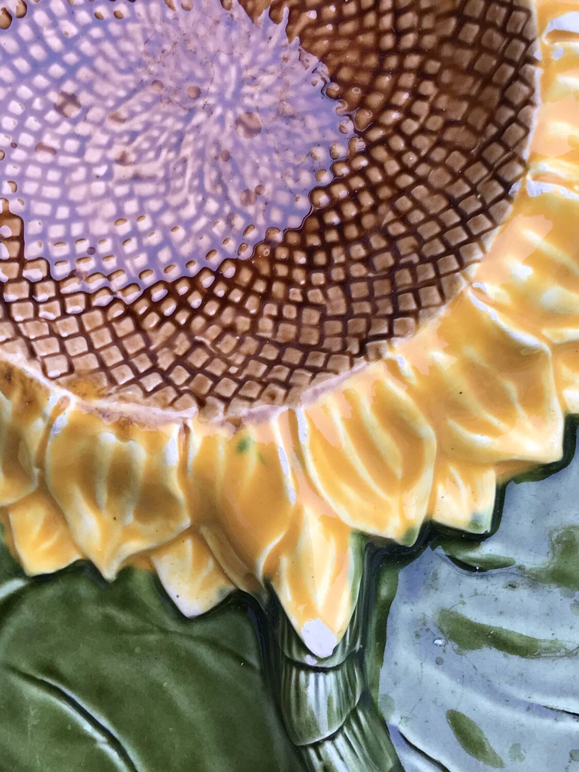 Begging dish and sunflower slip salad bowl