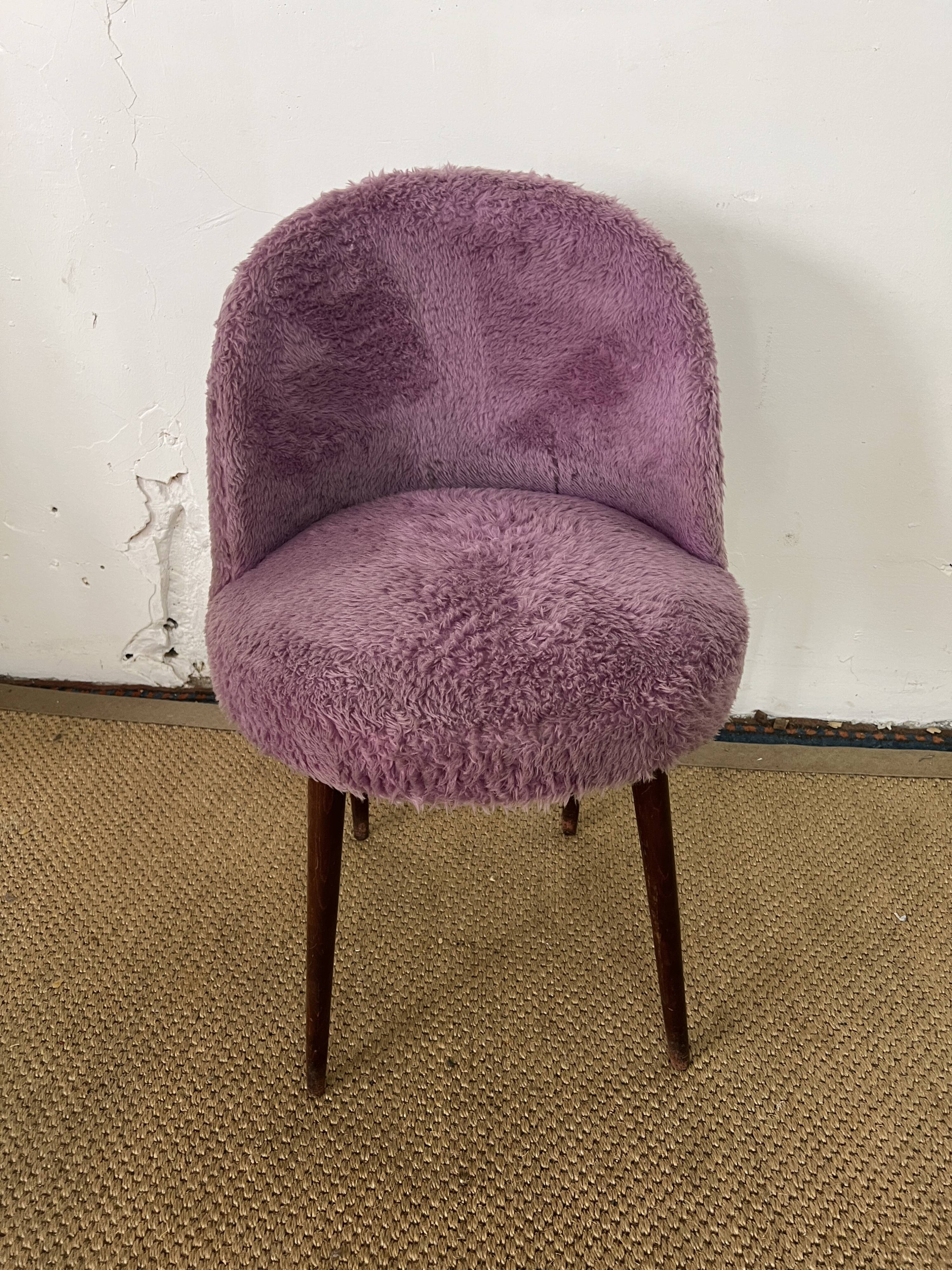 Vintage Lilac moumoute chair