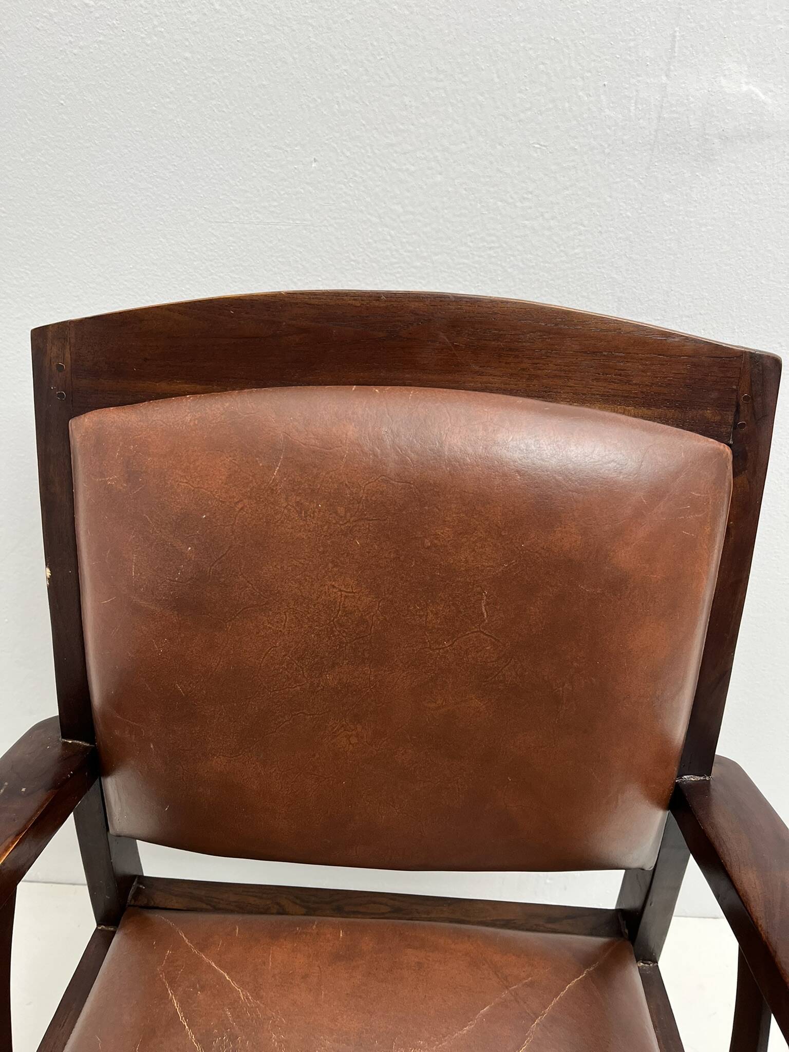 Colonial armchair in teak and leather