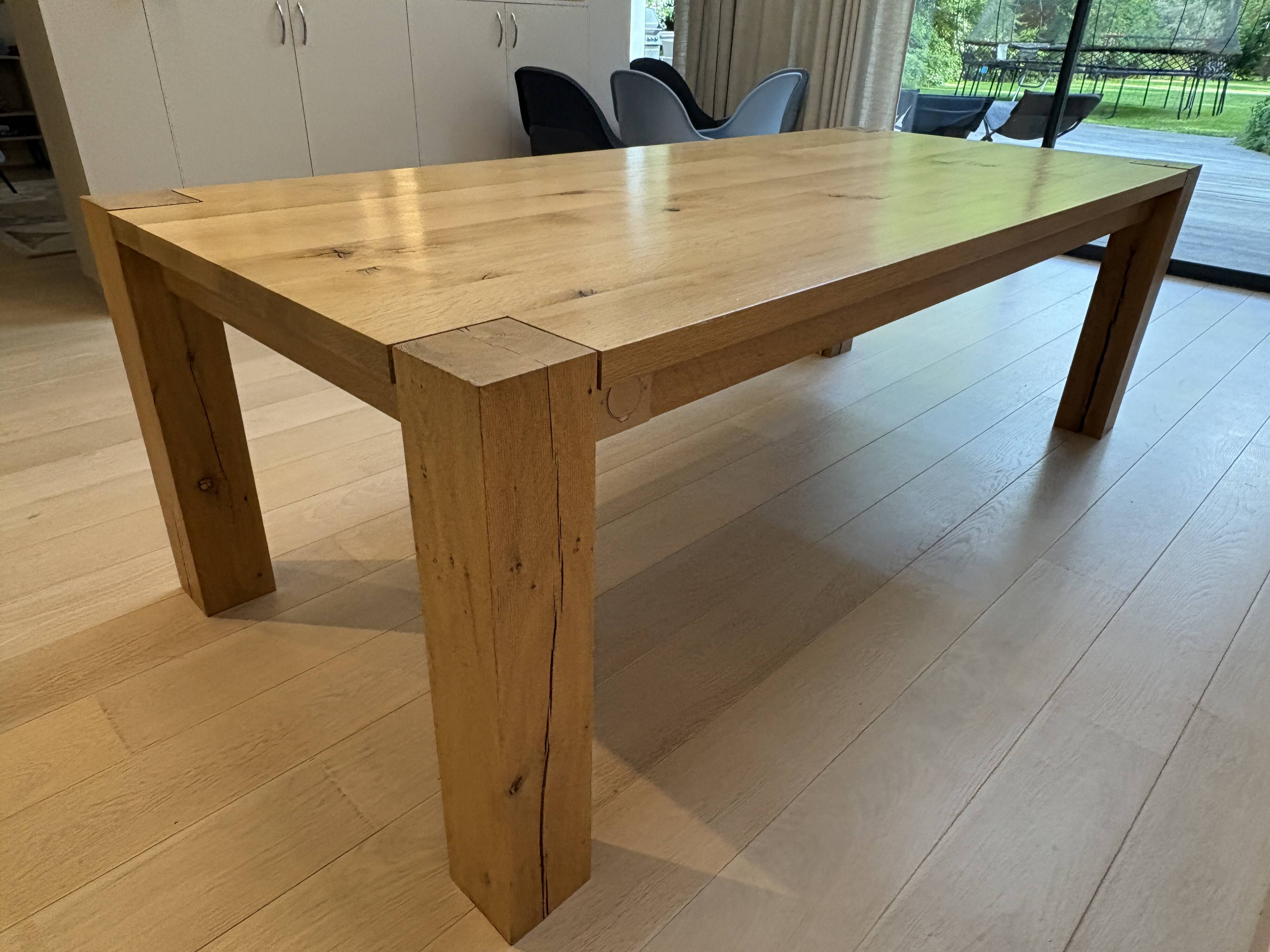 Table en chêne massif