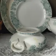 Small soup tureen base, ironstone, St-Amand, Lebacqz & Bouchart "Persian"