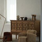 Primitive stump seat in pine, hand-carved, modern Swedish, Wabi Sabi, 1900s.