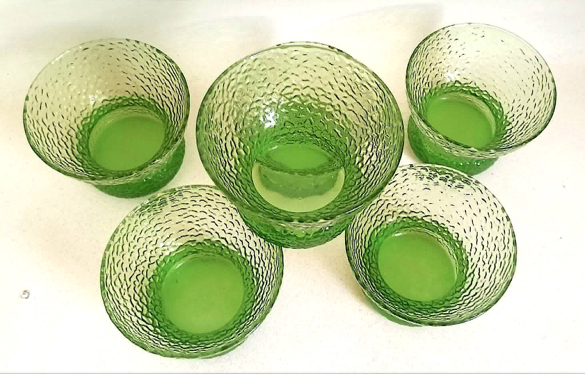 Set of 6 1970s bowls, diameter 11 cm.