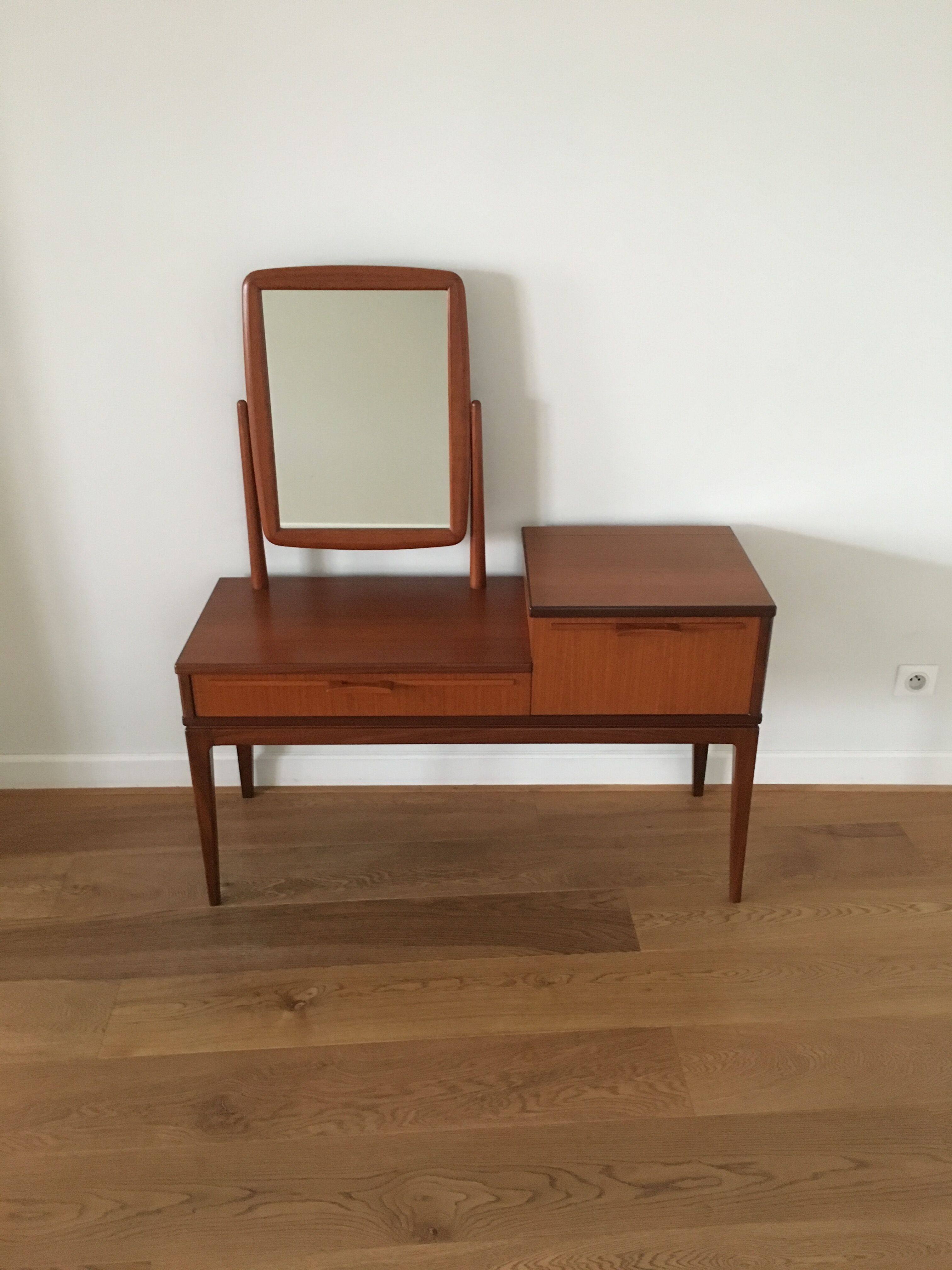 Coiffeuse scandinave