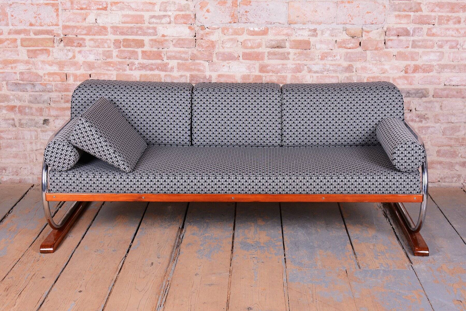 Bauhaus Sofa in Chrome and Beech from Robert Slezak, Czech, 1930s