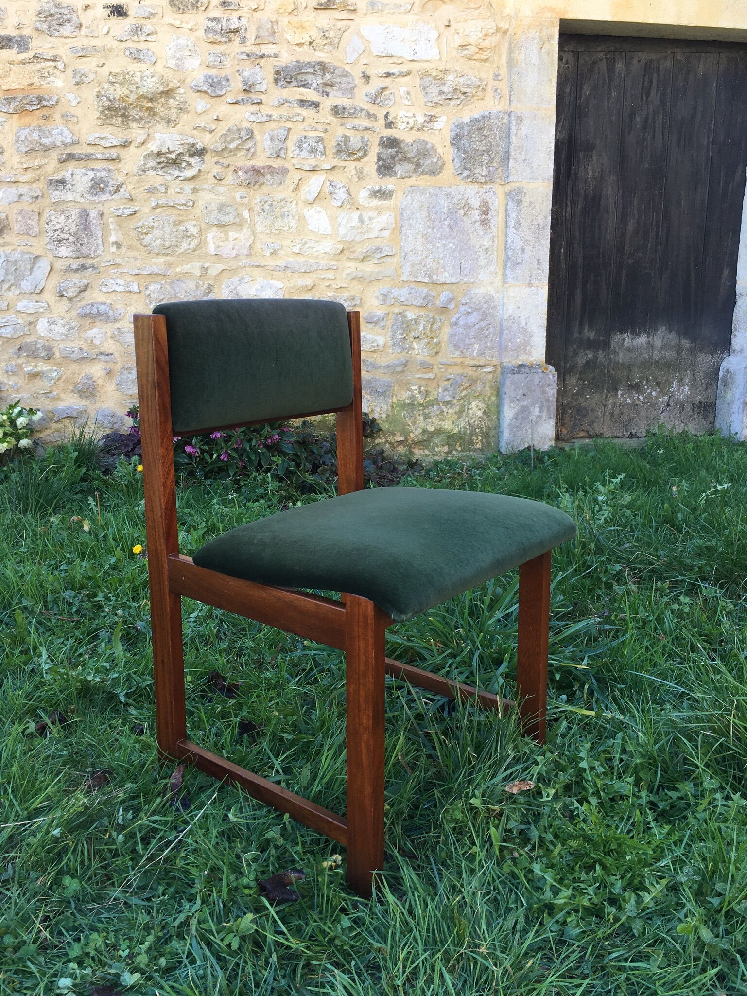 Four chairs with swivel back