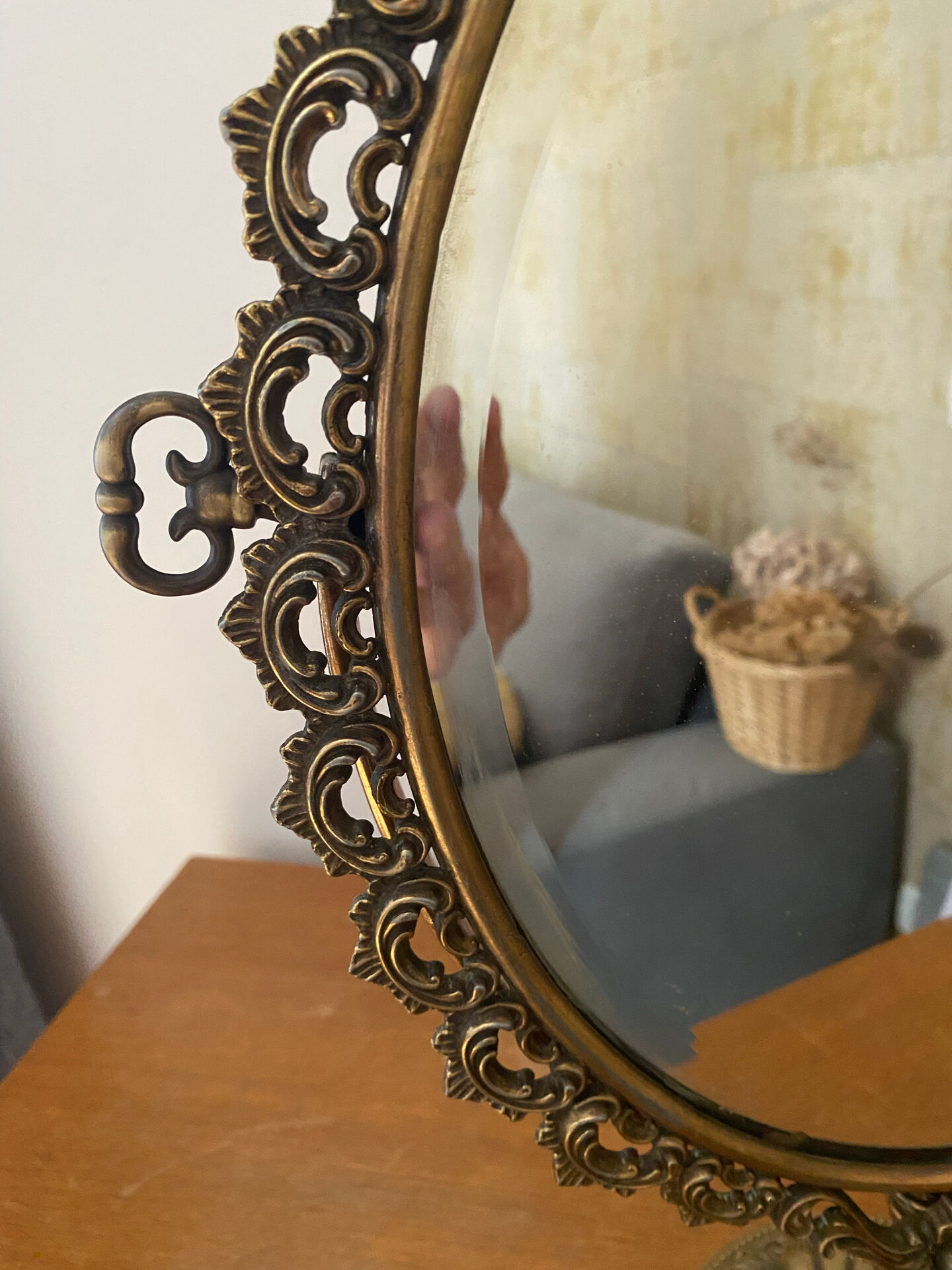Dressing mirror