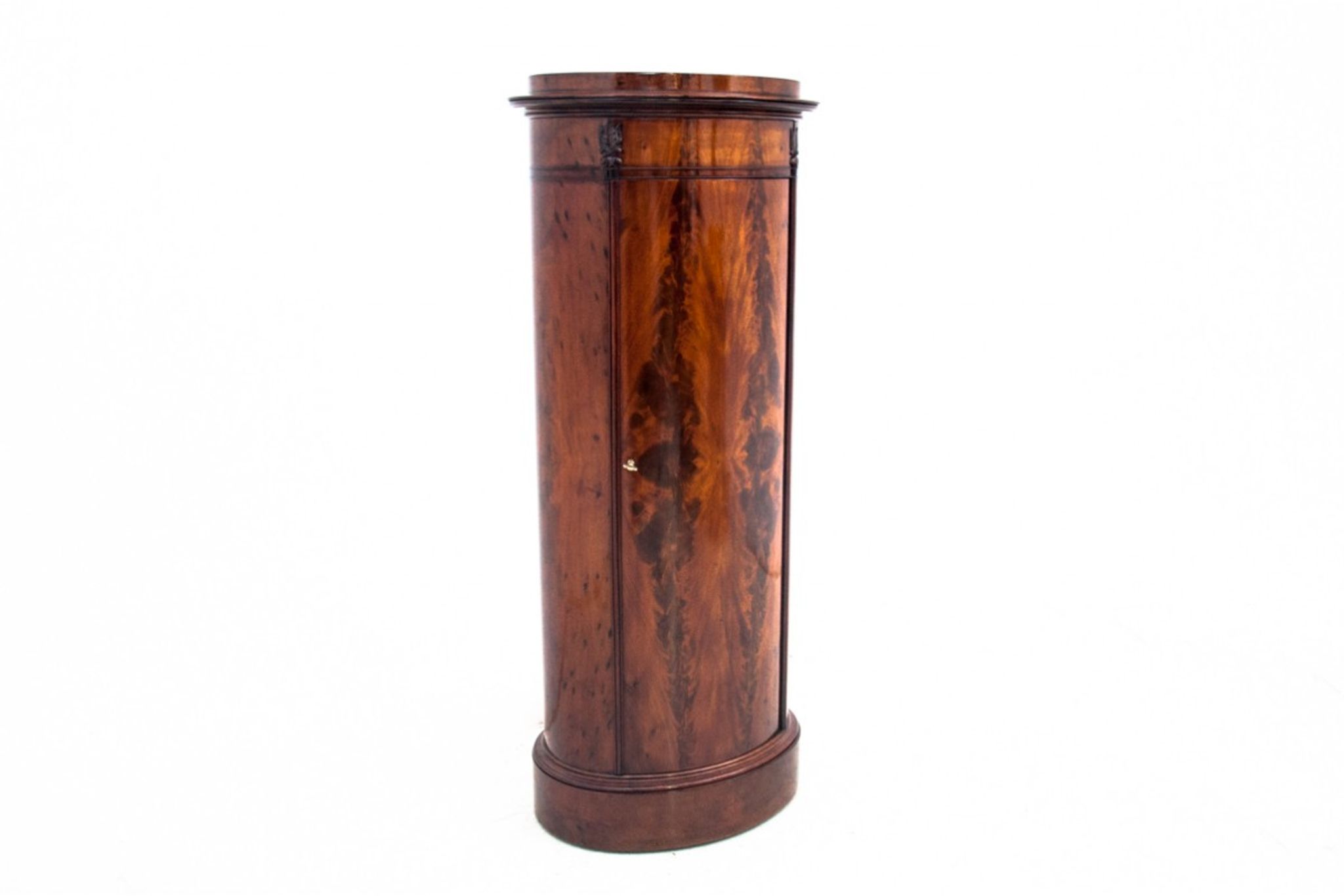 Biedermeier pillar chest of drawers, Northern Europe, around 1850.