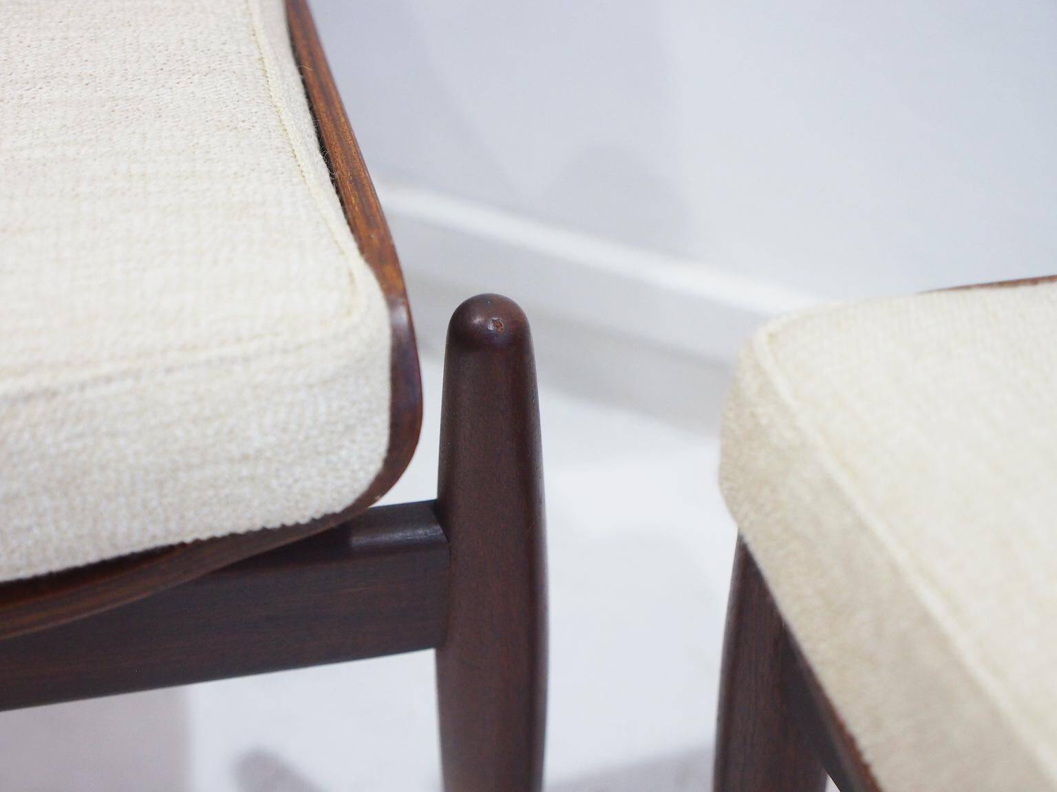 Pair of modernist Italian wooden accent chairs by Barovero.