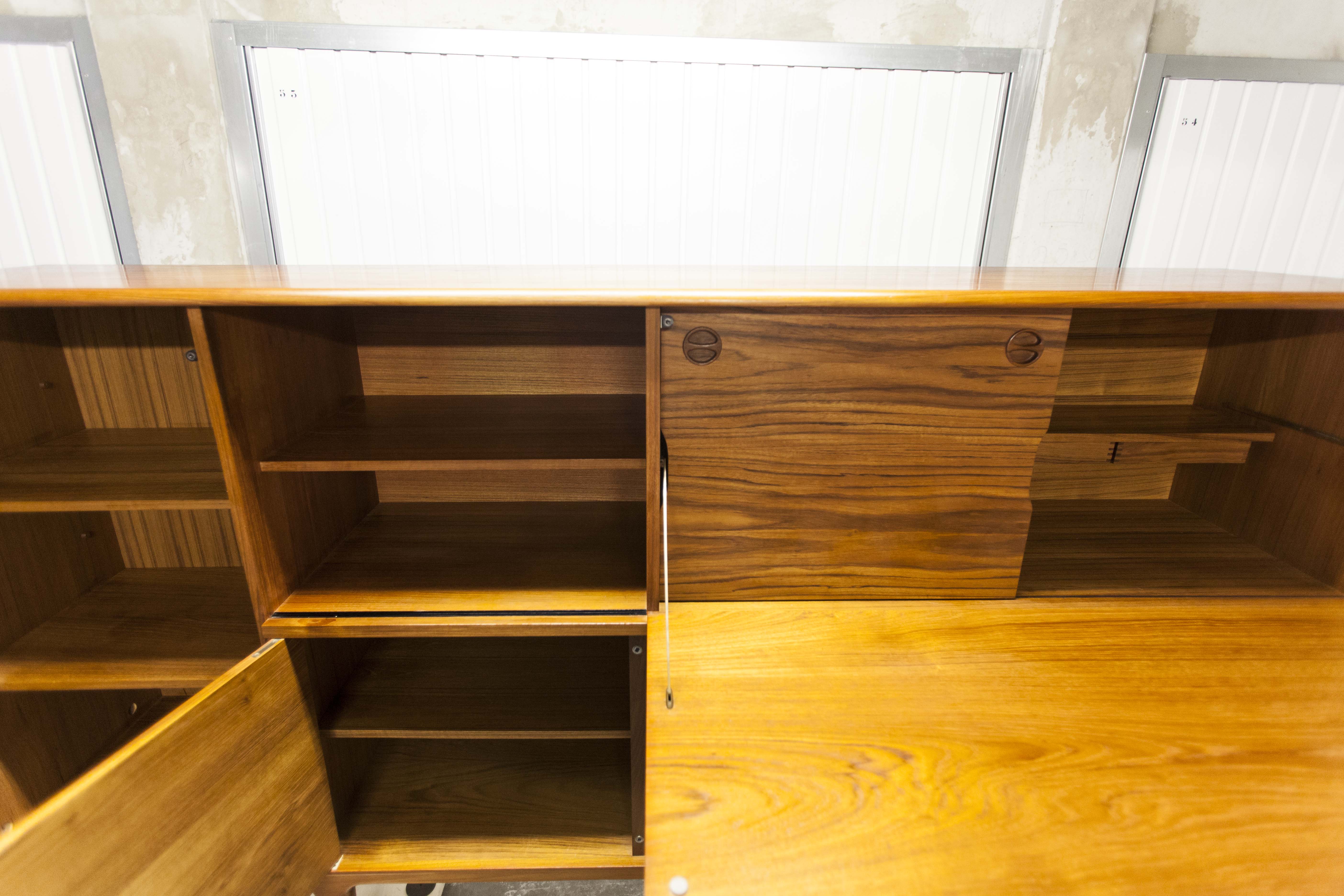 Scandinavian high enfilade 1960 solid teak