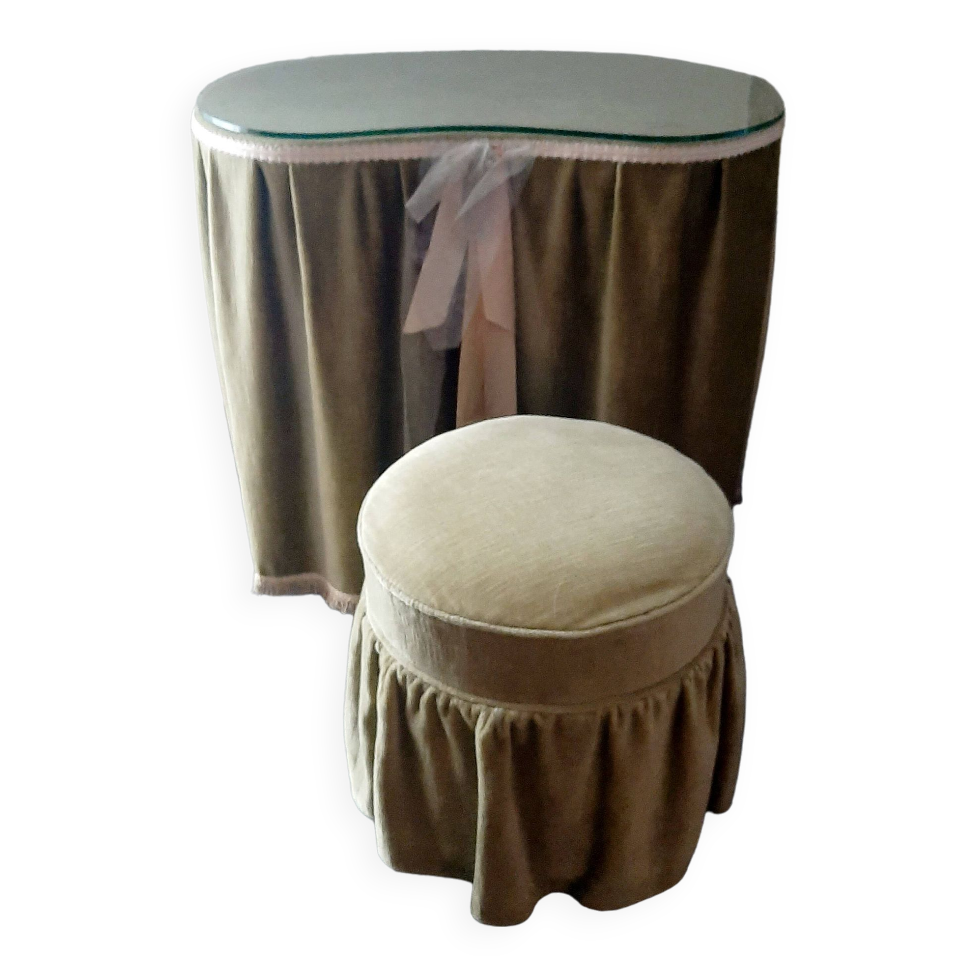 Dressing table