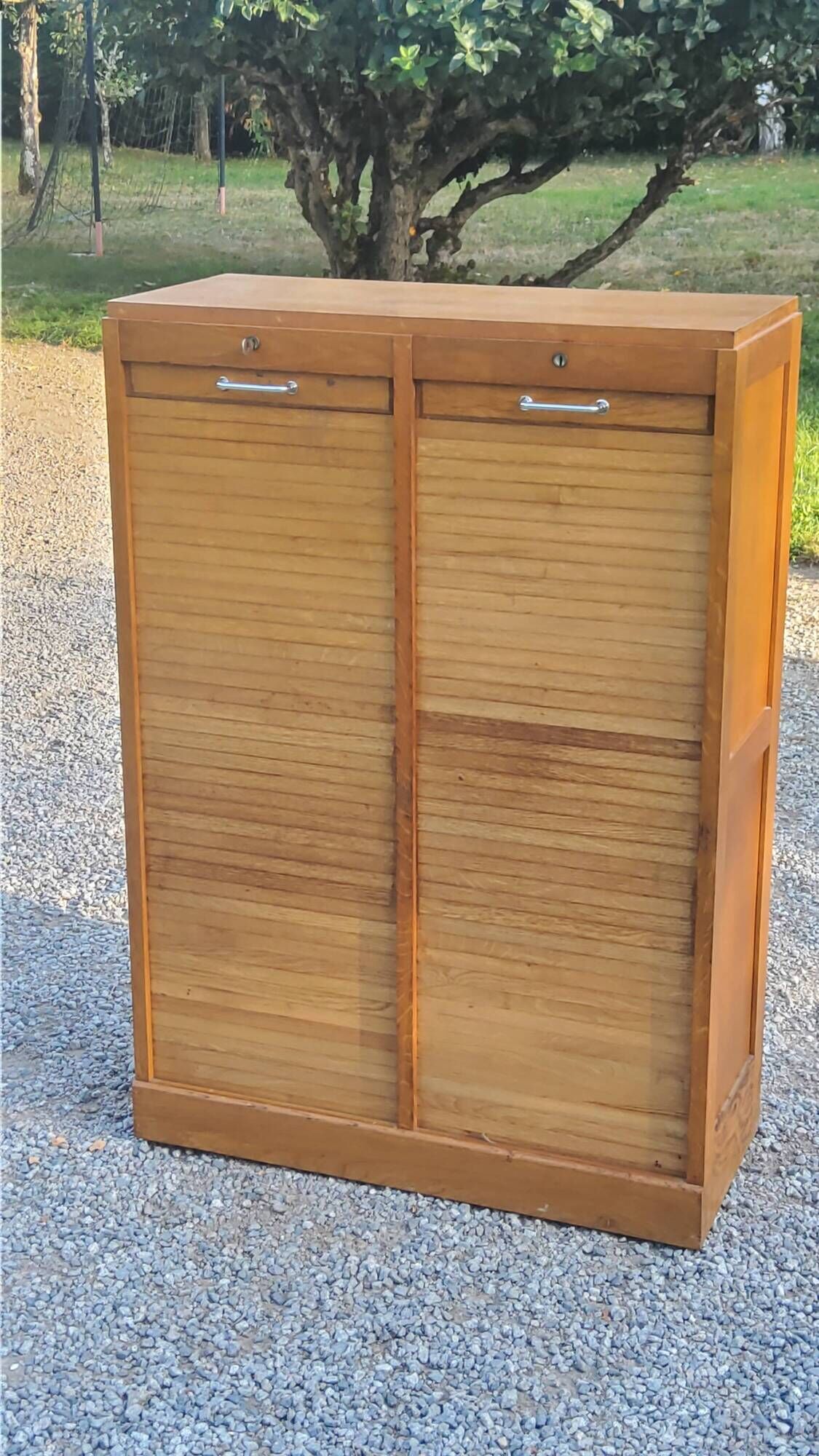 Curtained filing cabinet in golden blond oak 2 columns from the 1950s