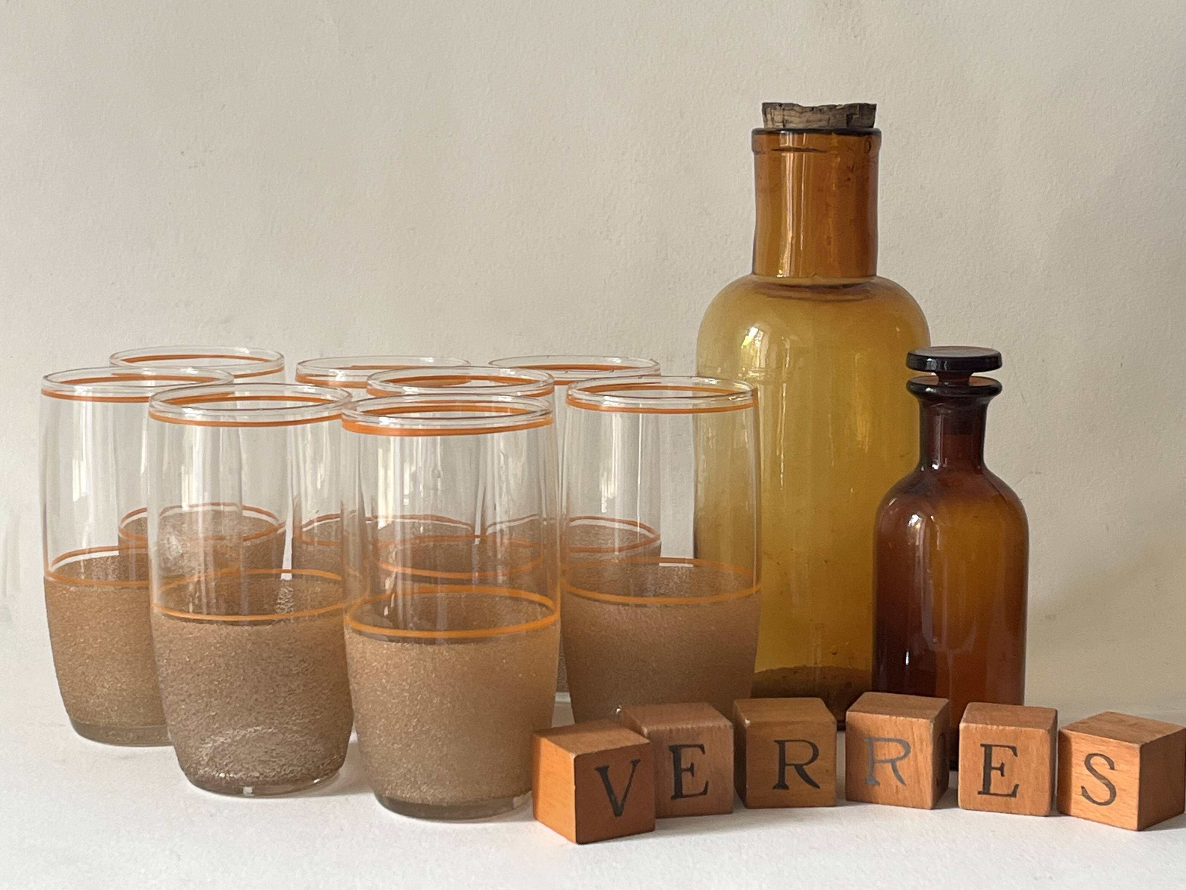 Ensemble de 8 verres granités des années 60, service à orangeade
