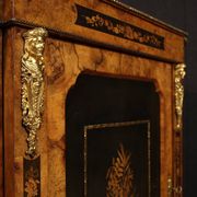 Buffet anglais en marqueterie, 20e siècle