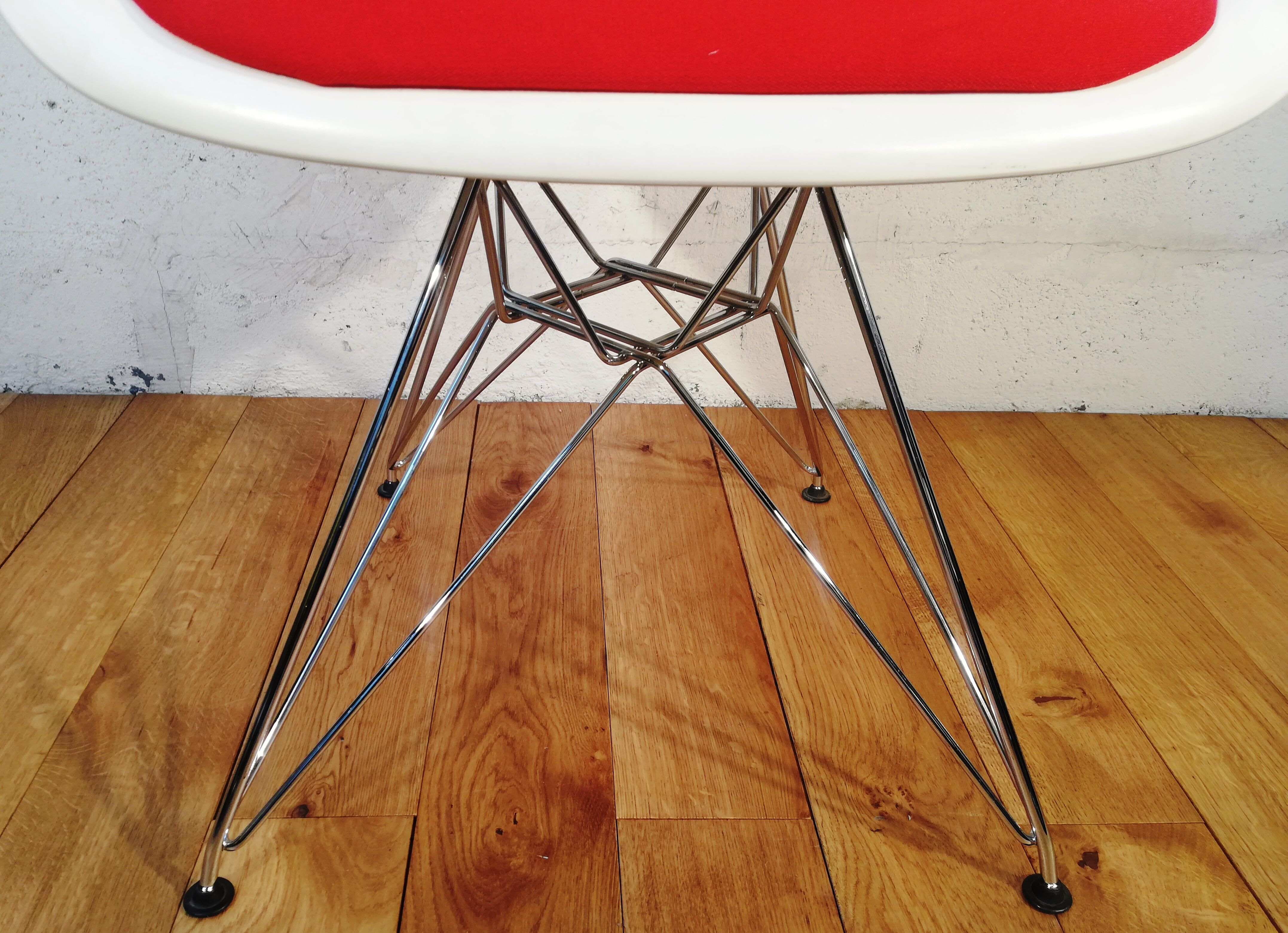 DAR armchair by Charles & Ray Eames Vitra edition