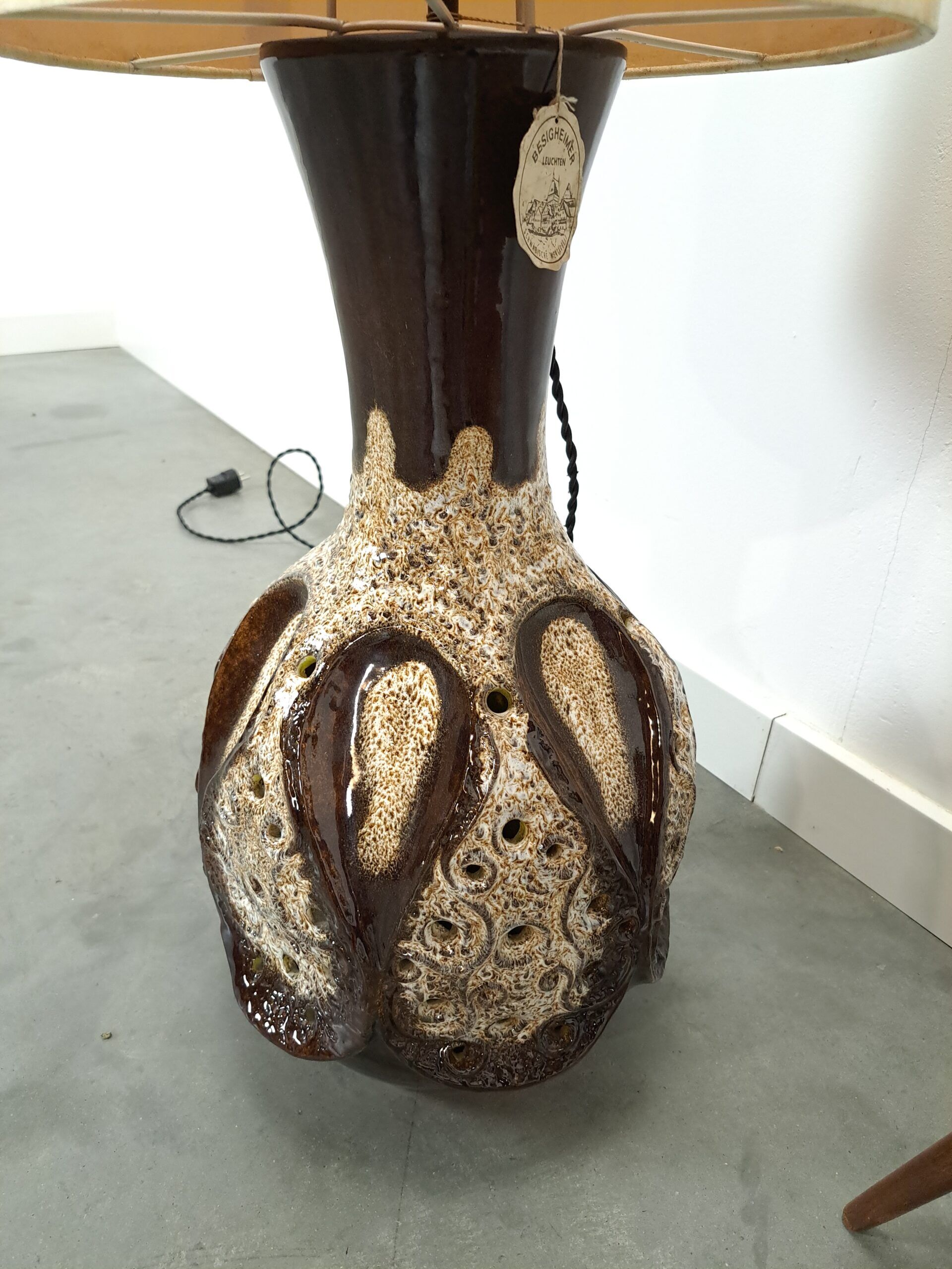 Lampe en céramique marron de Besigheimer Leuchten avec base éclairée