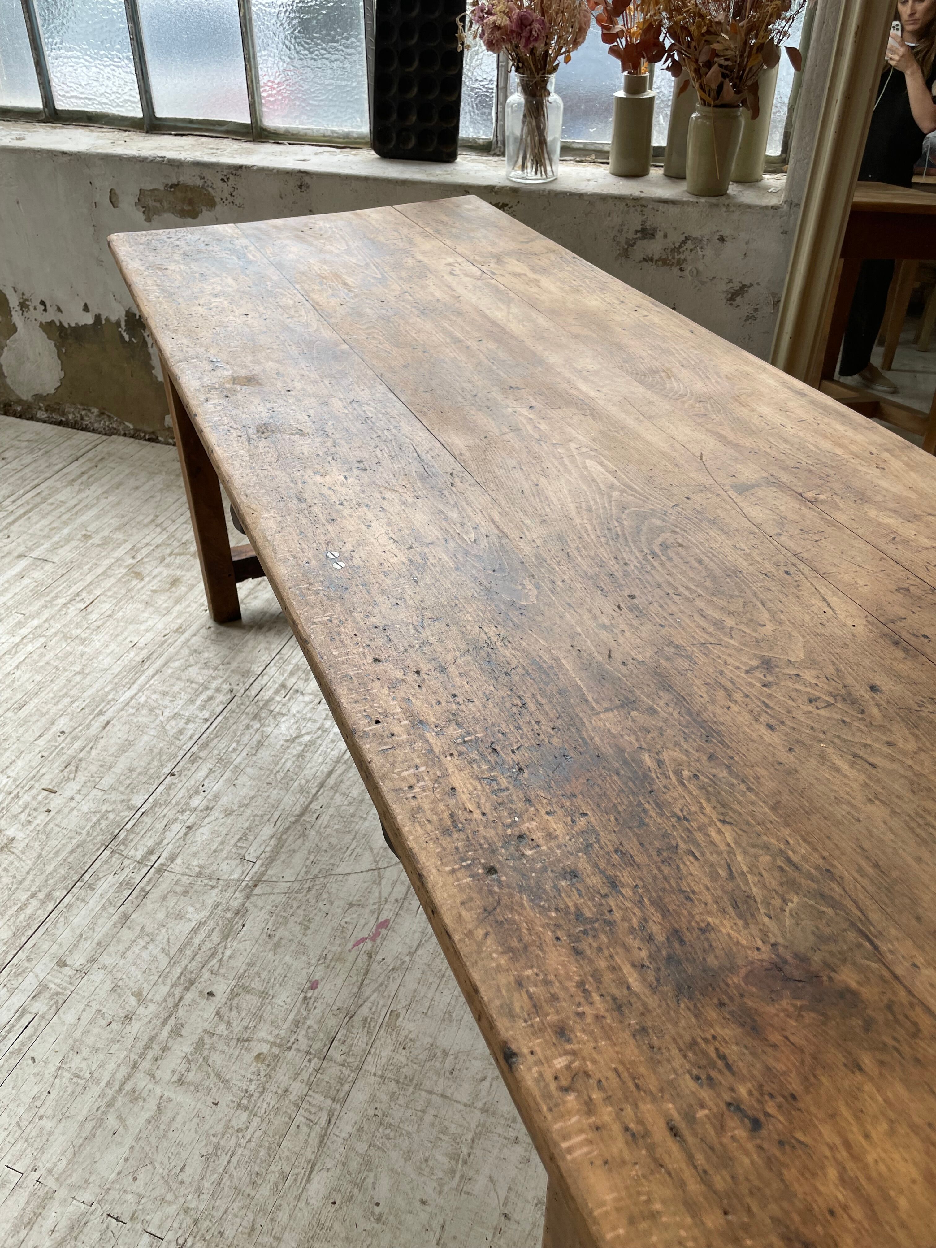 Oak island farmhouse table 2m