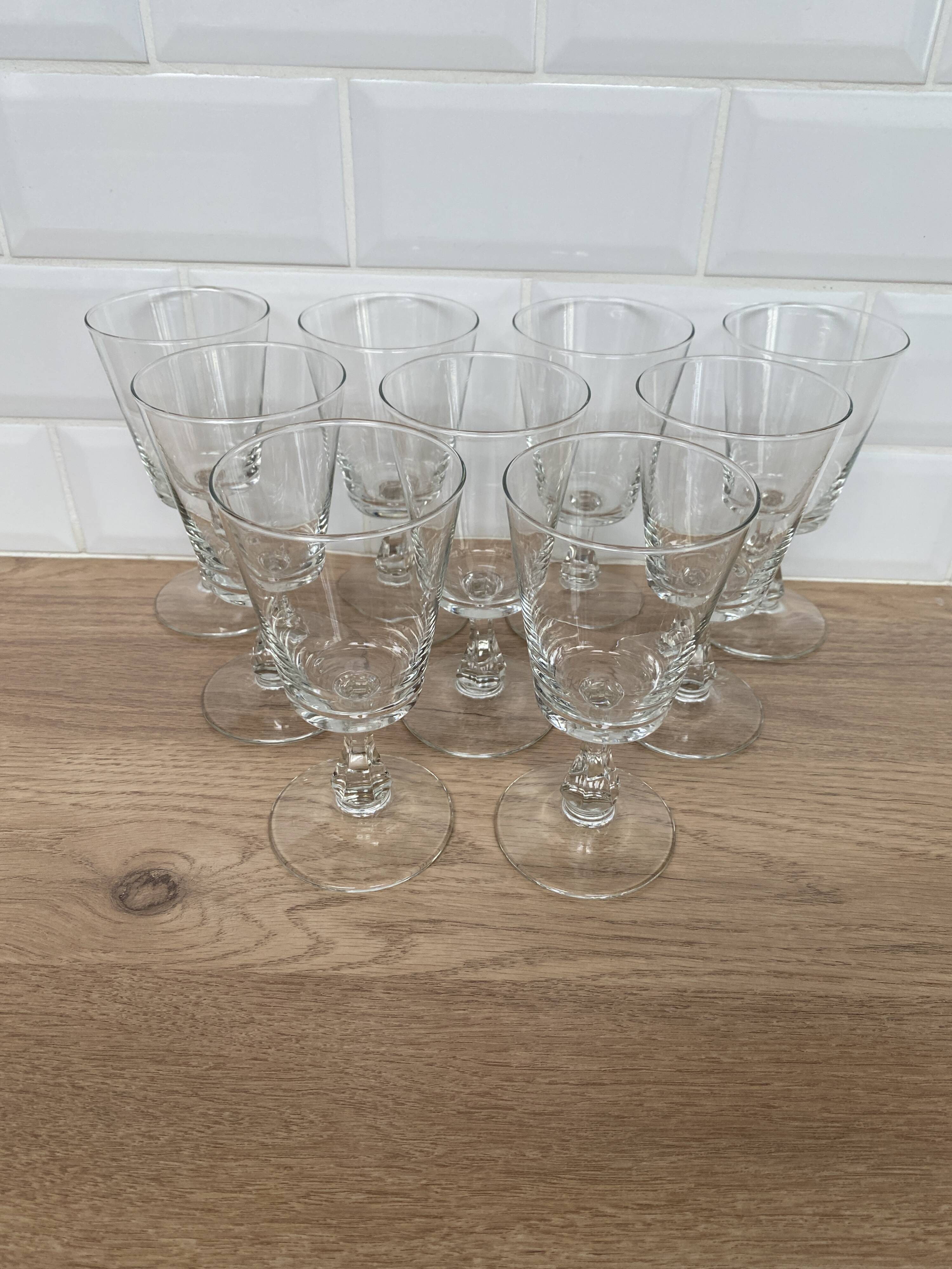 Set of 9 red wine glasses