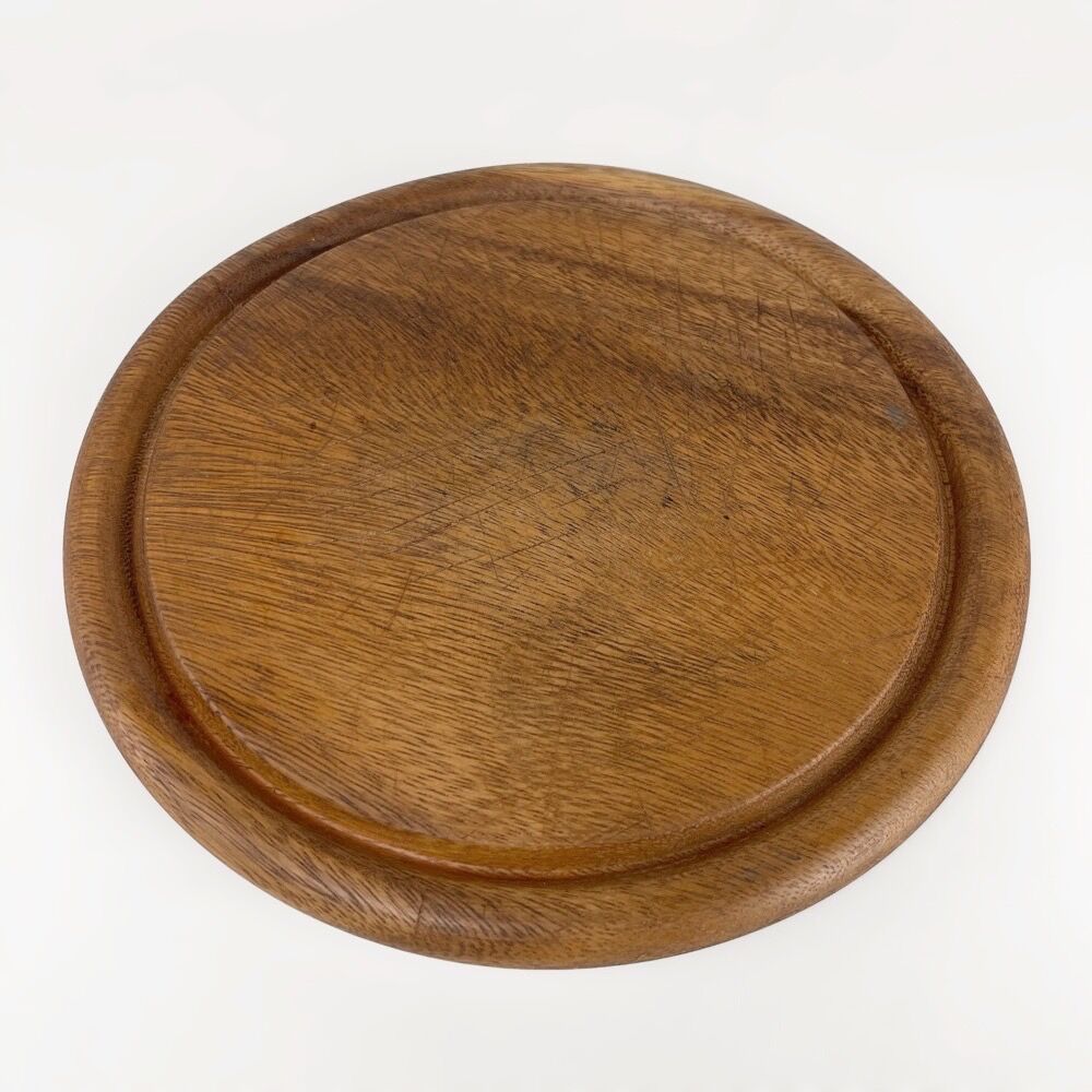 Round solid wood cutting boards