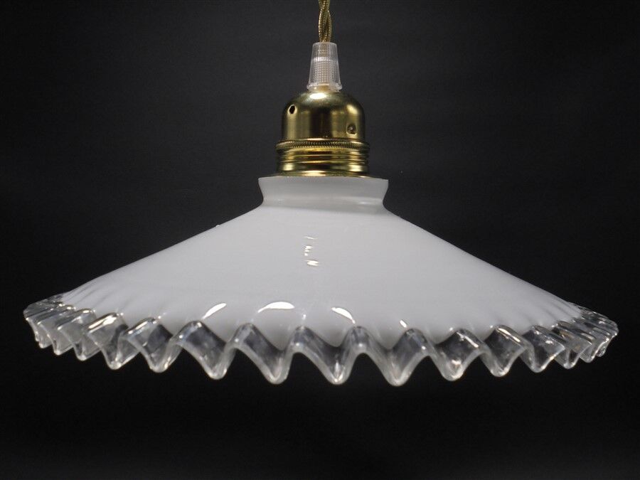 Suspension en opaline