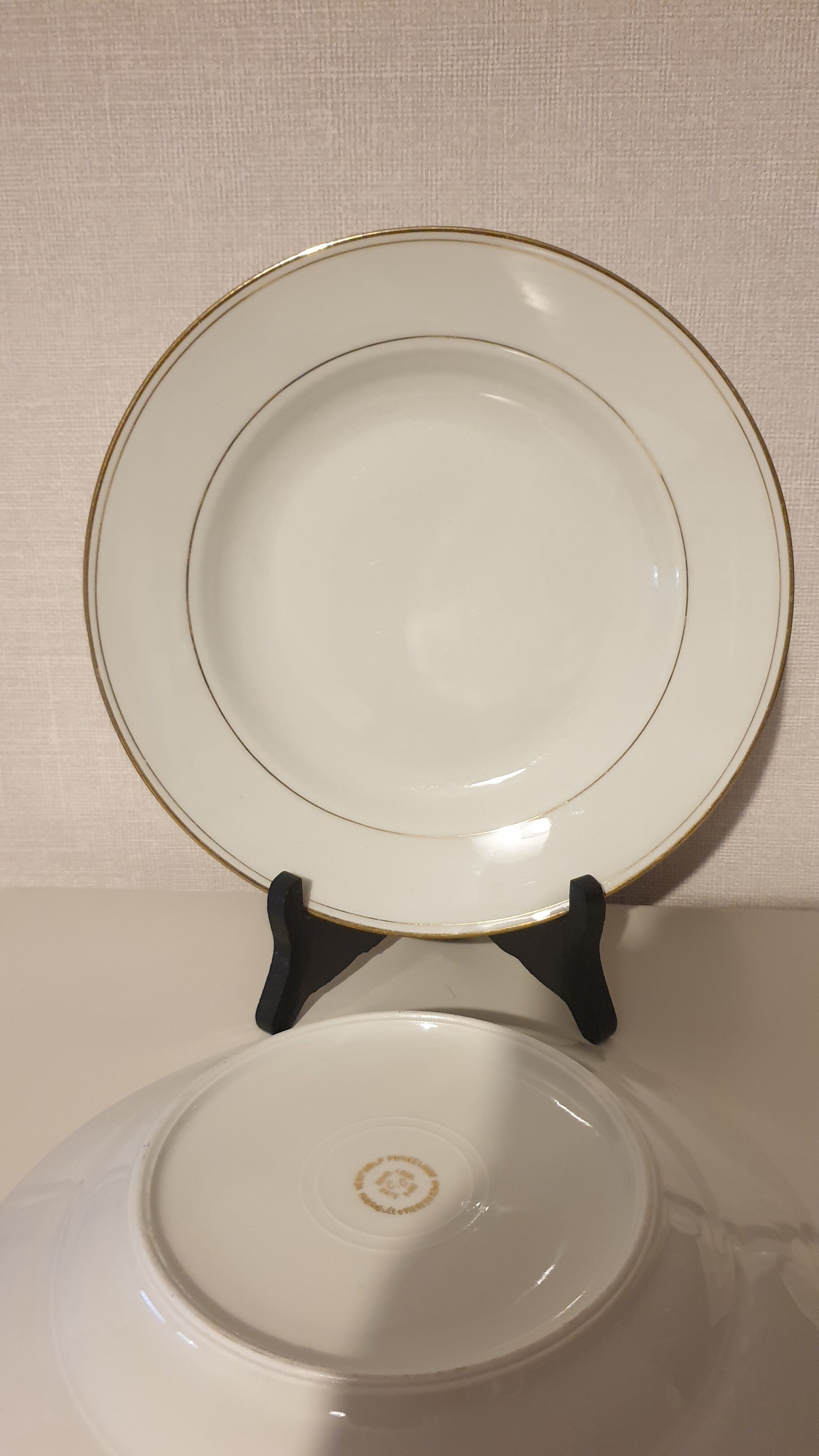 Lot 6 porcelain plates.