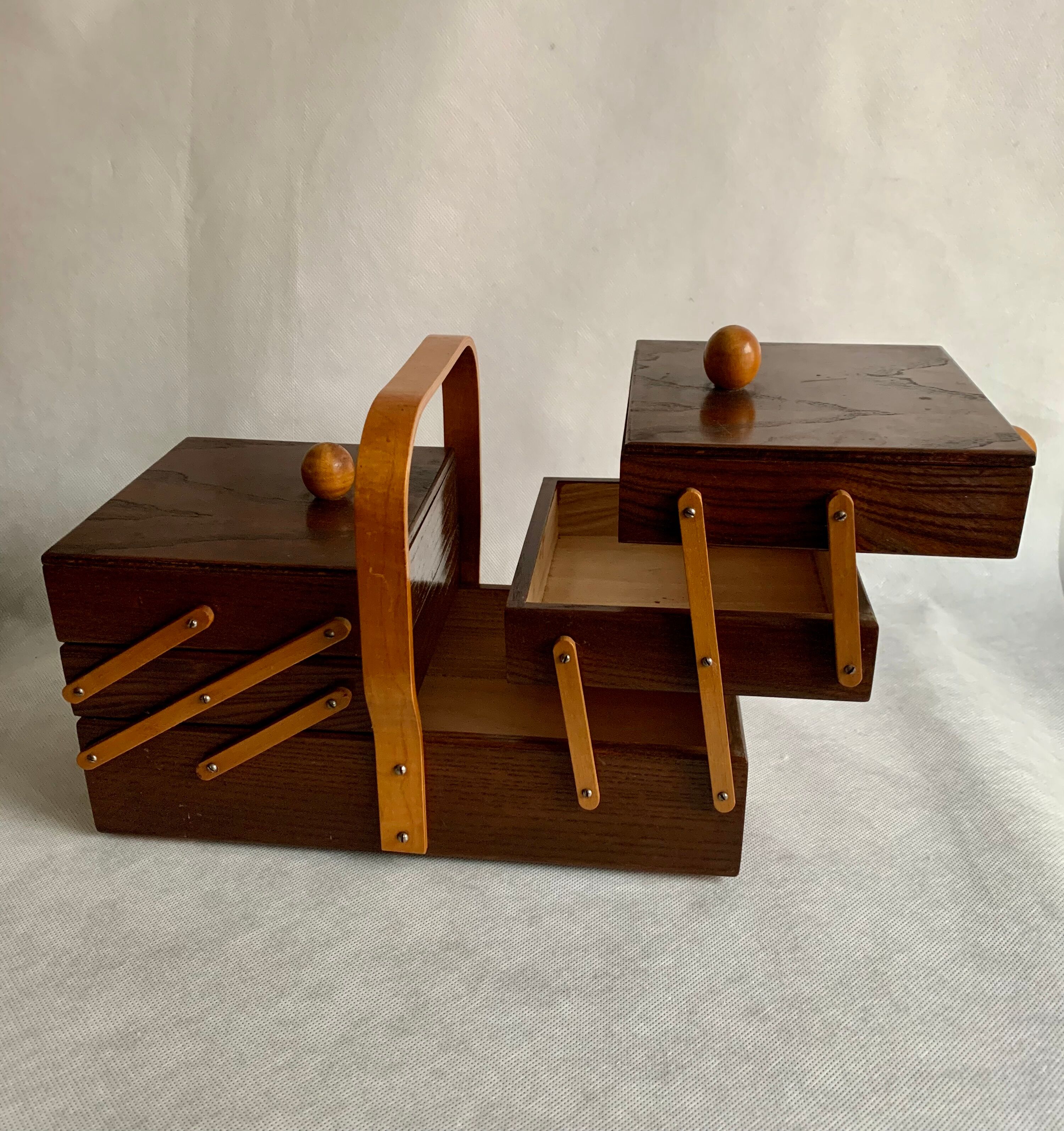 Panier à coudre en bois, années 1960