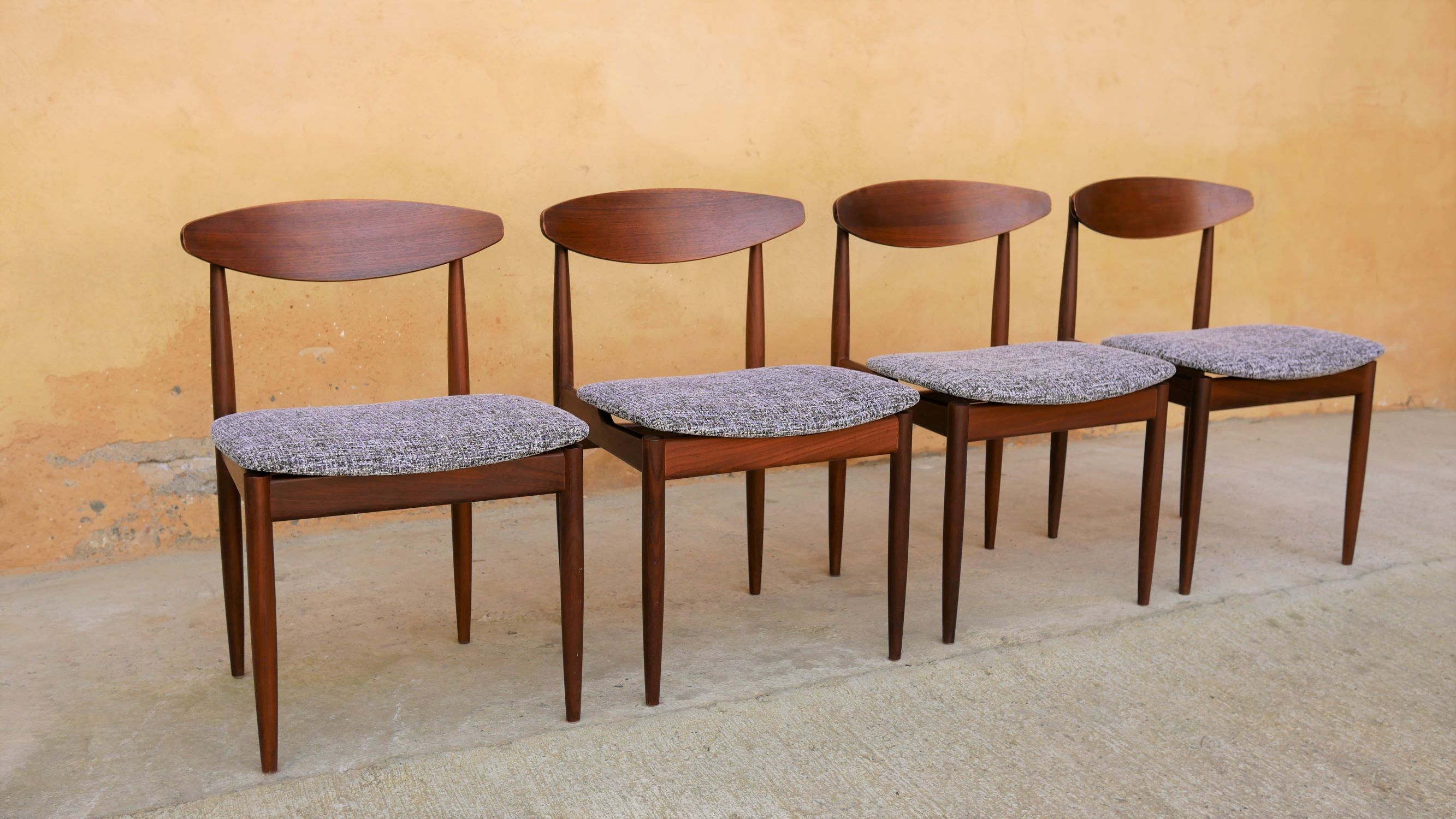 Series of 4 teak chairs by Ib Kofod-Larsen for G-Plan editions