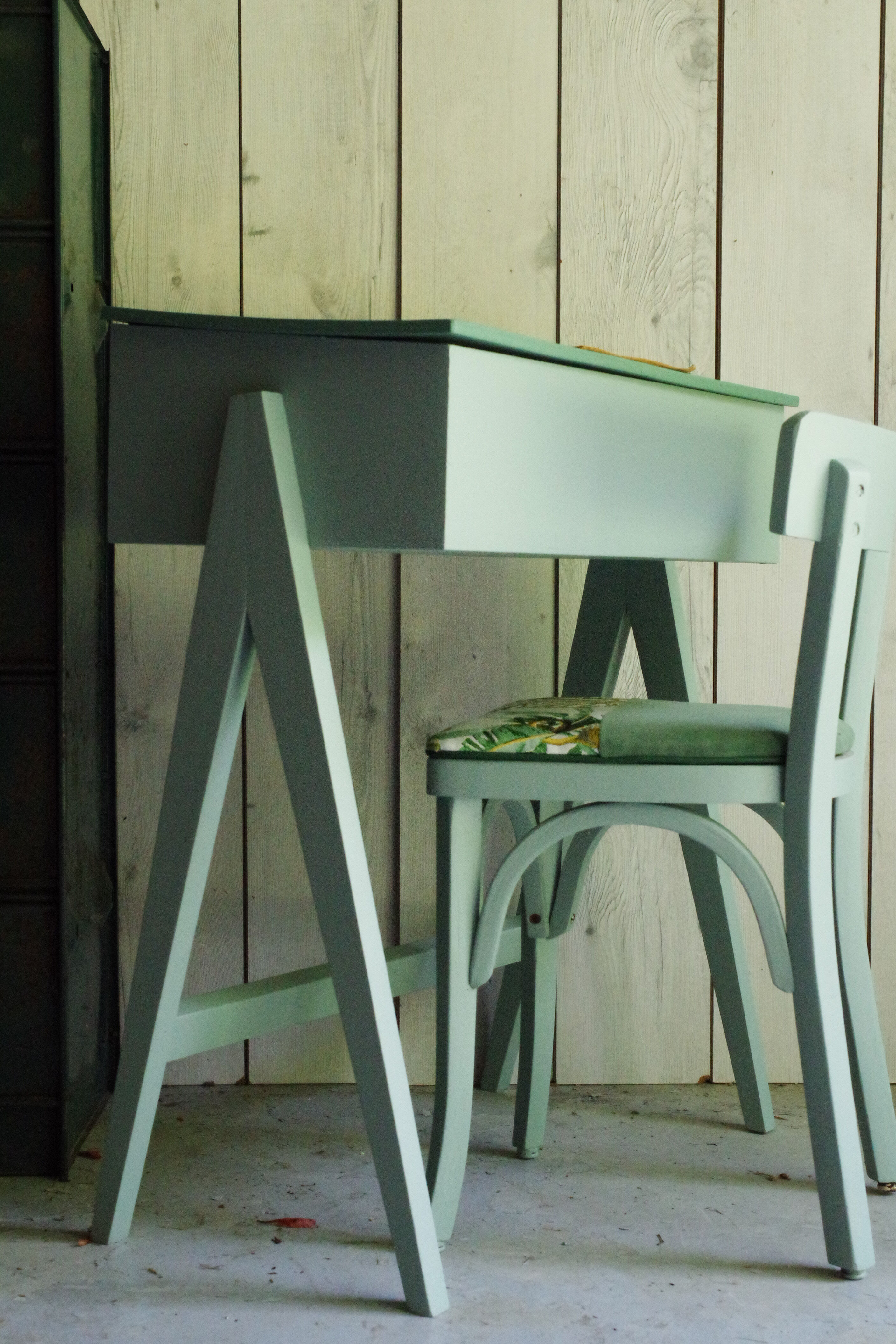 Desk compass feet and vintage Baumann chair revisited