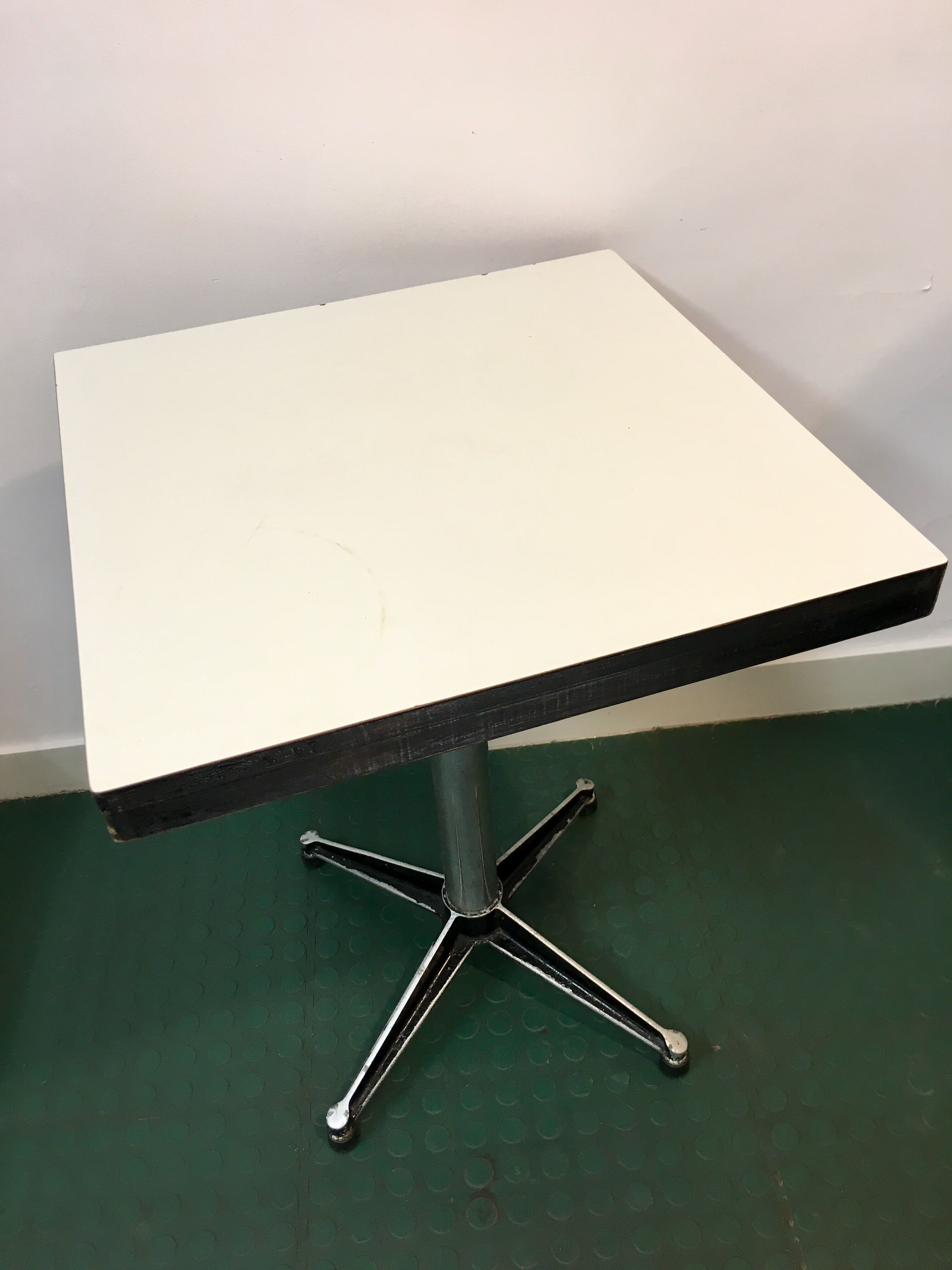 TABLE de Bistrot FORMICA and steel BERC ANTOINE