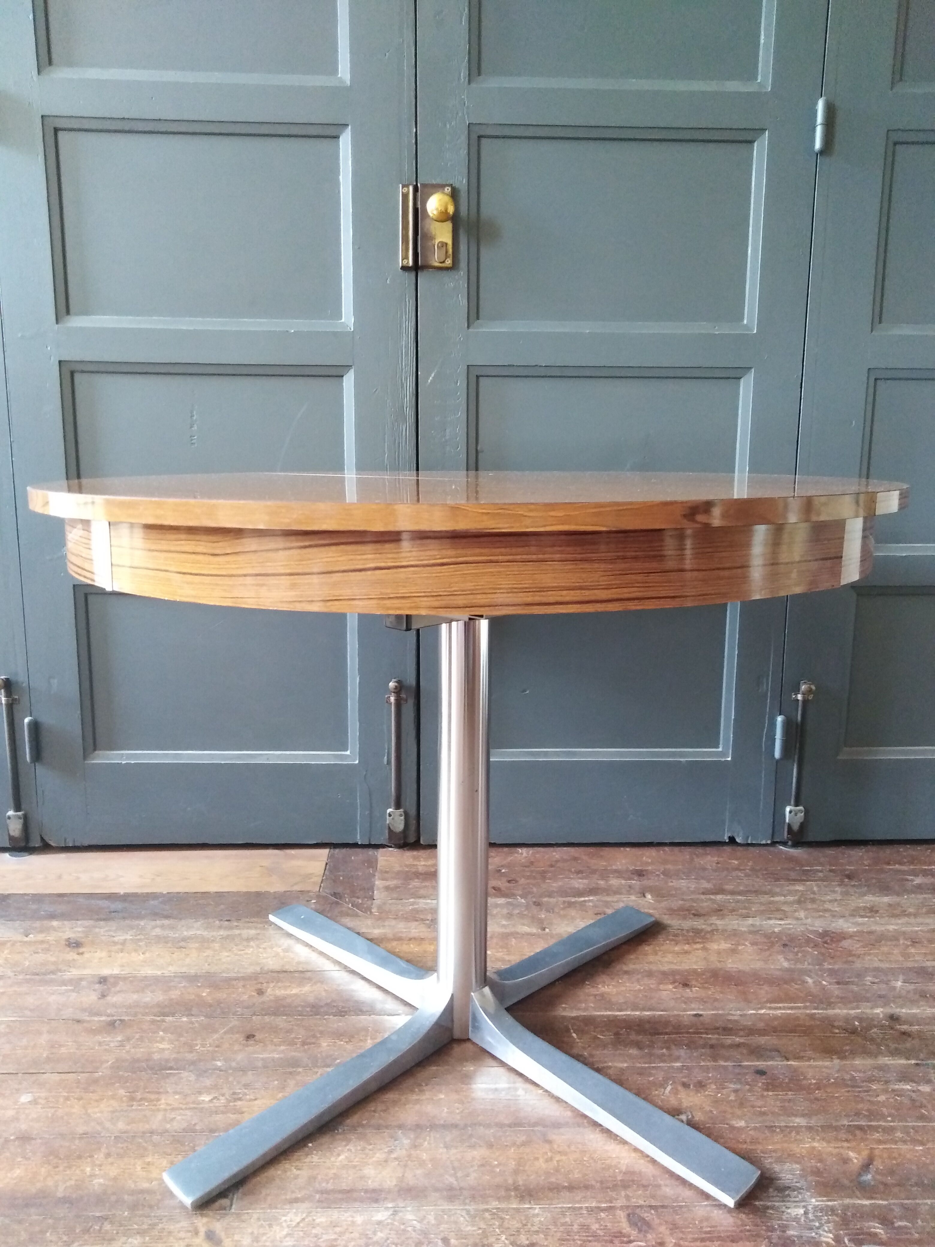 Vintage round table with extensions 1970