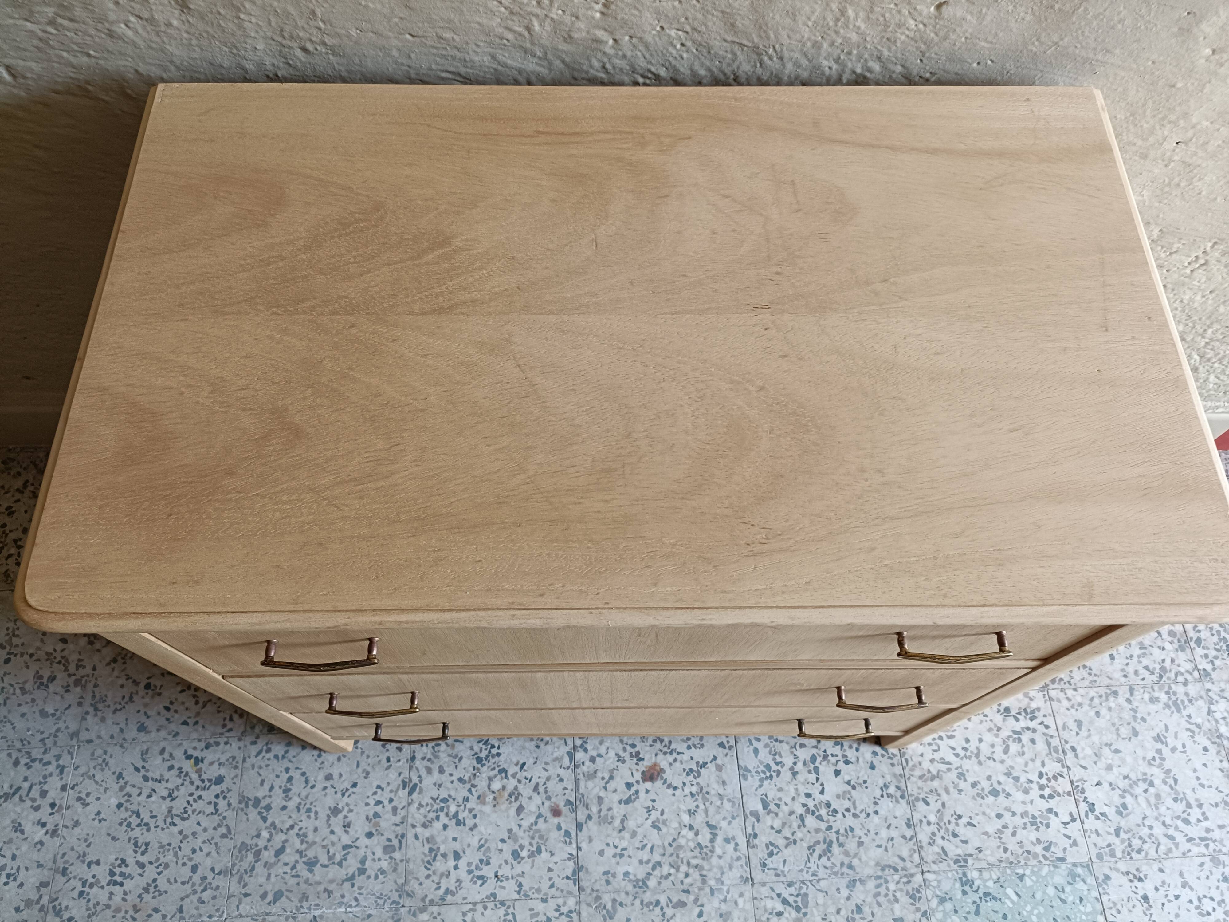 Commode 3 tiroirs rénovée pour chambre d'enfant