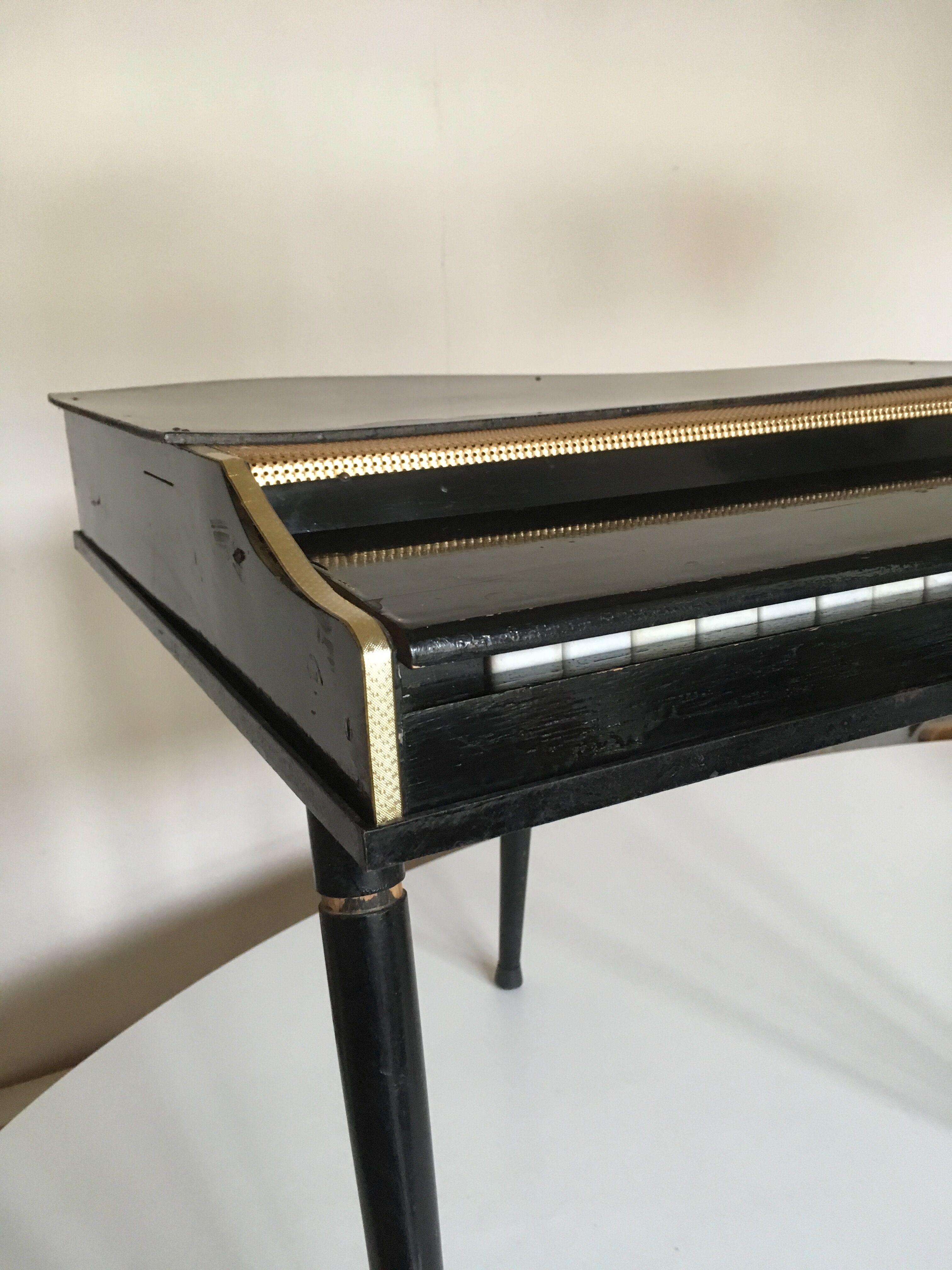 Wooden grand piano Le Dwarf Bleu 60