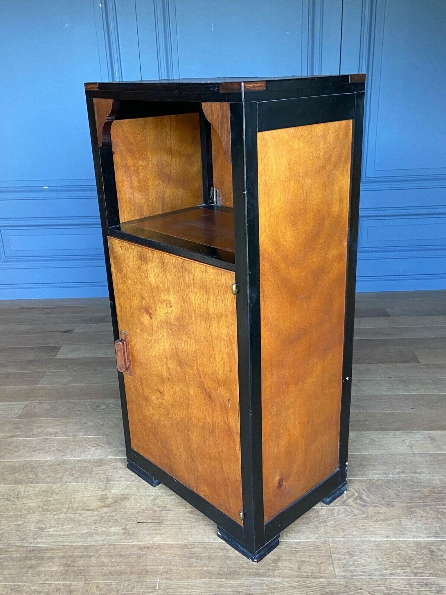 Furniture art deco a niche door 1930