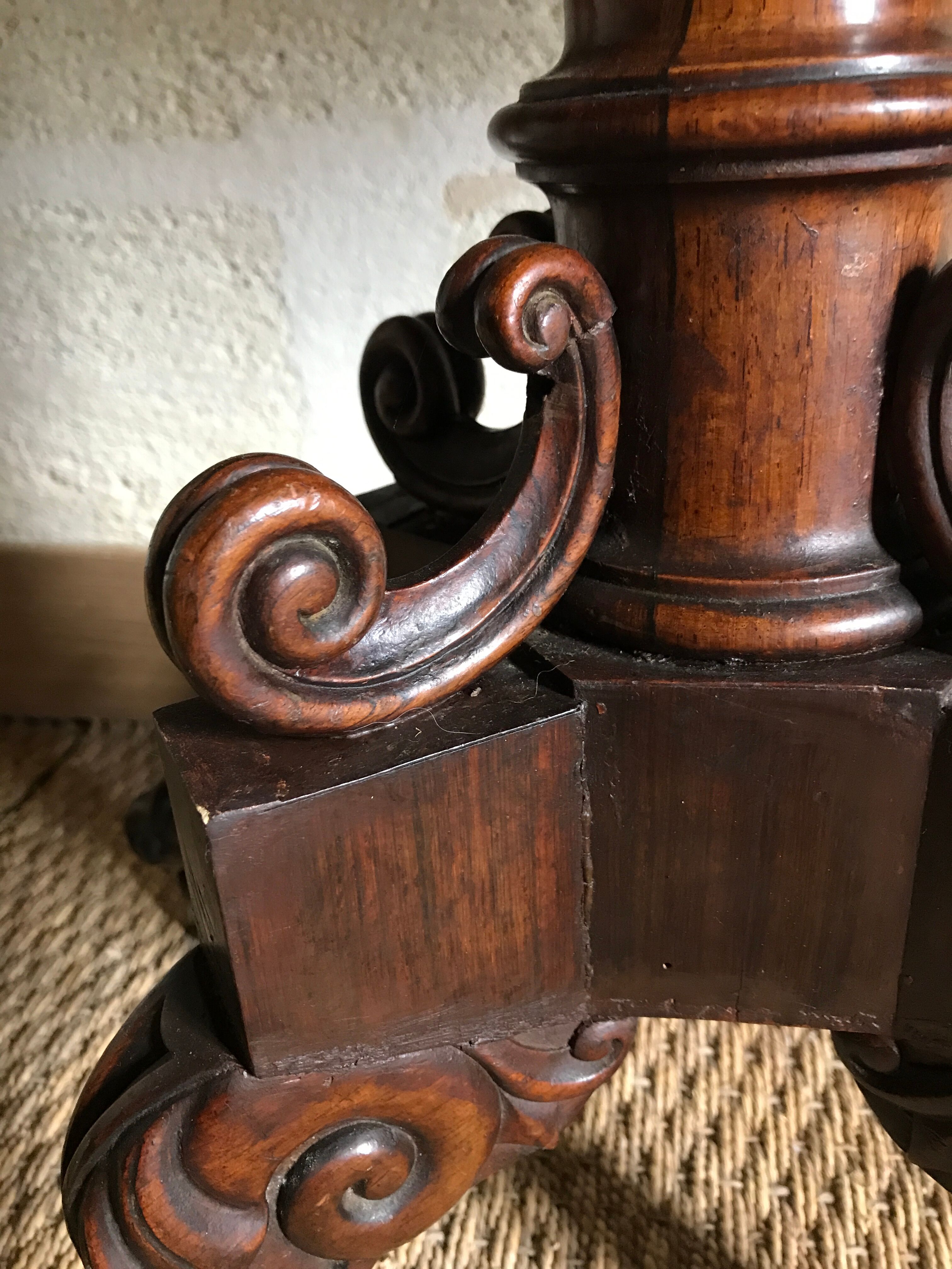 Table with flaps