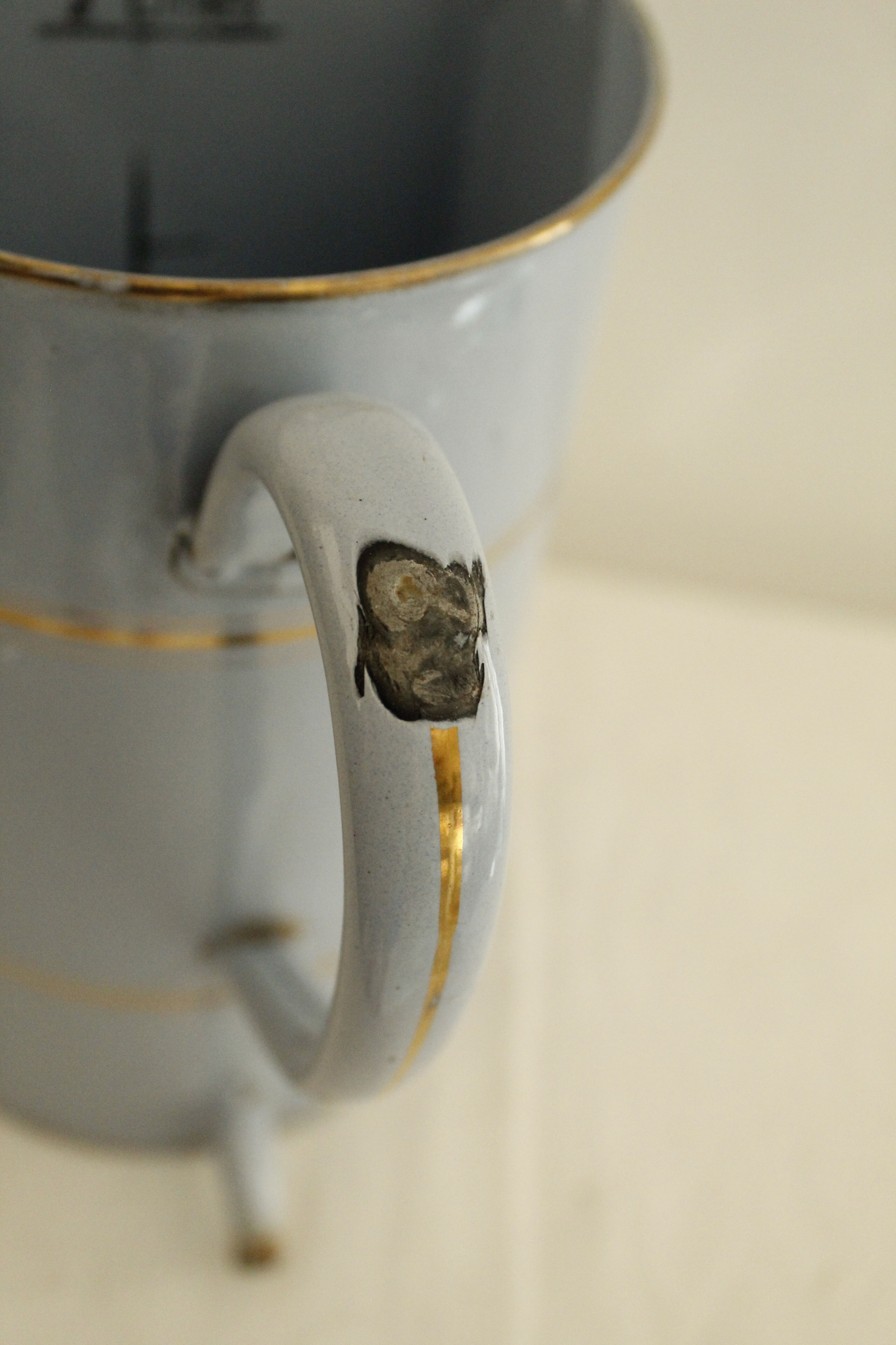 Enamelled metal fountain - light blue and gold