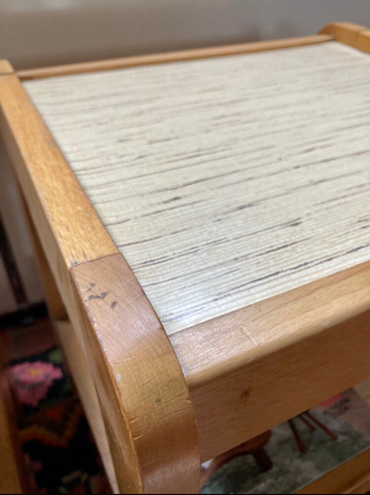 Paire de tables de chevet en orme