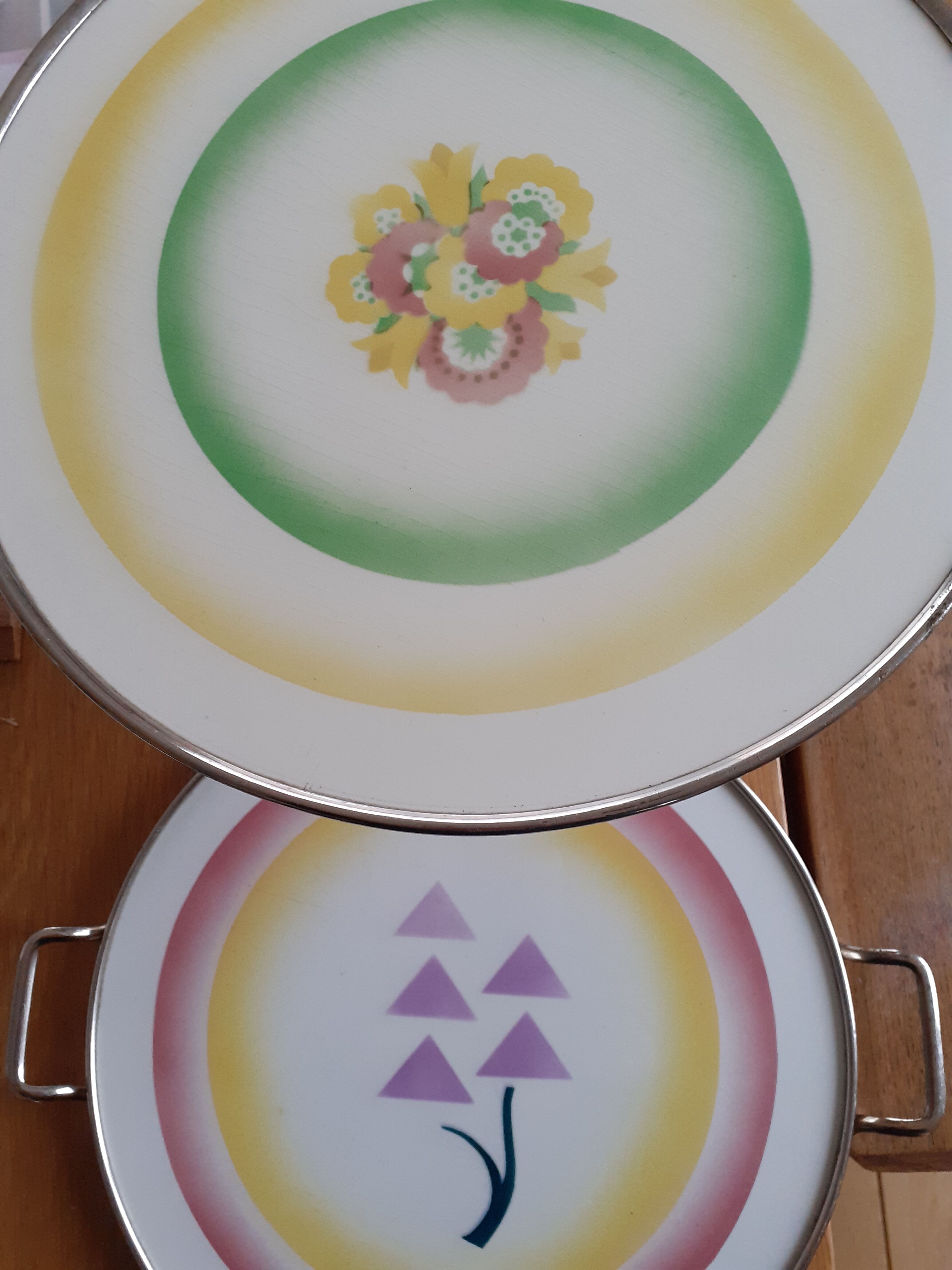 Duo of vintage cake dishes